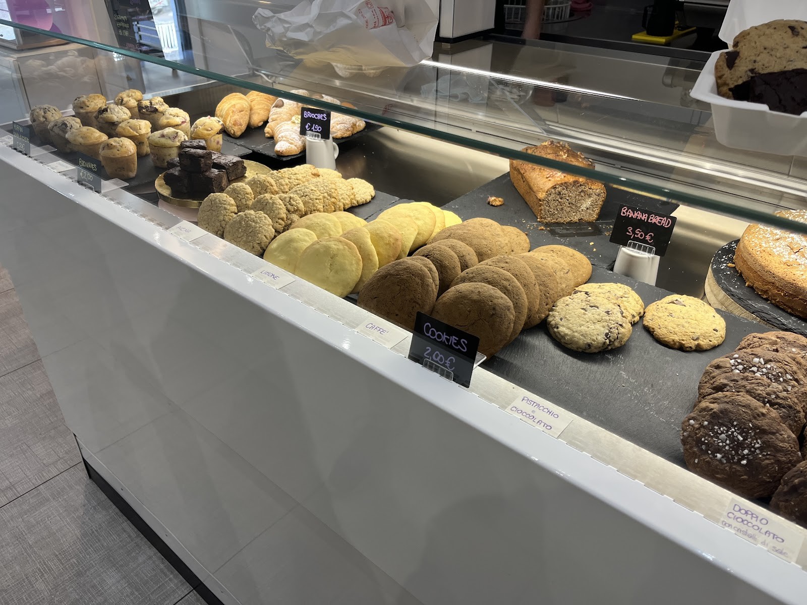 Dragonfly Bakery Café: the place
