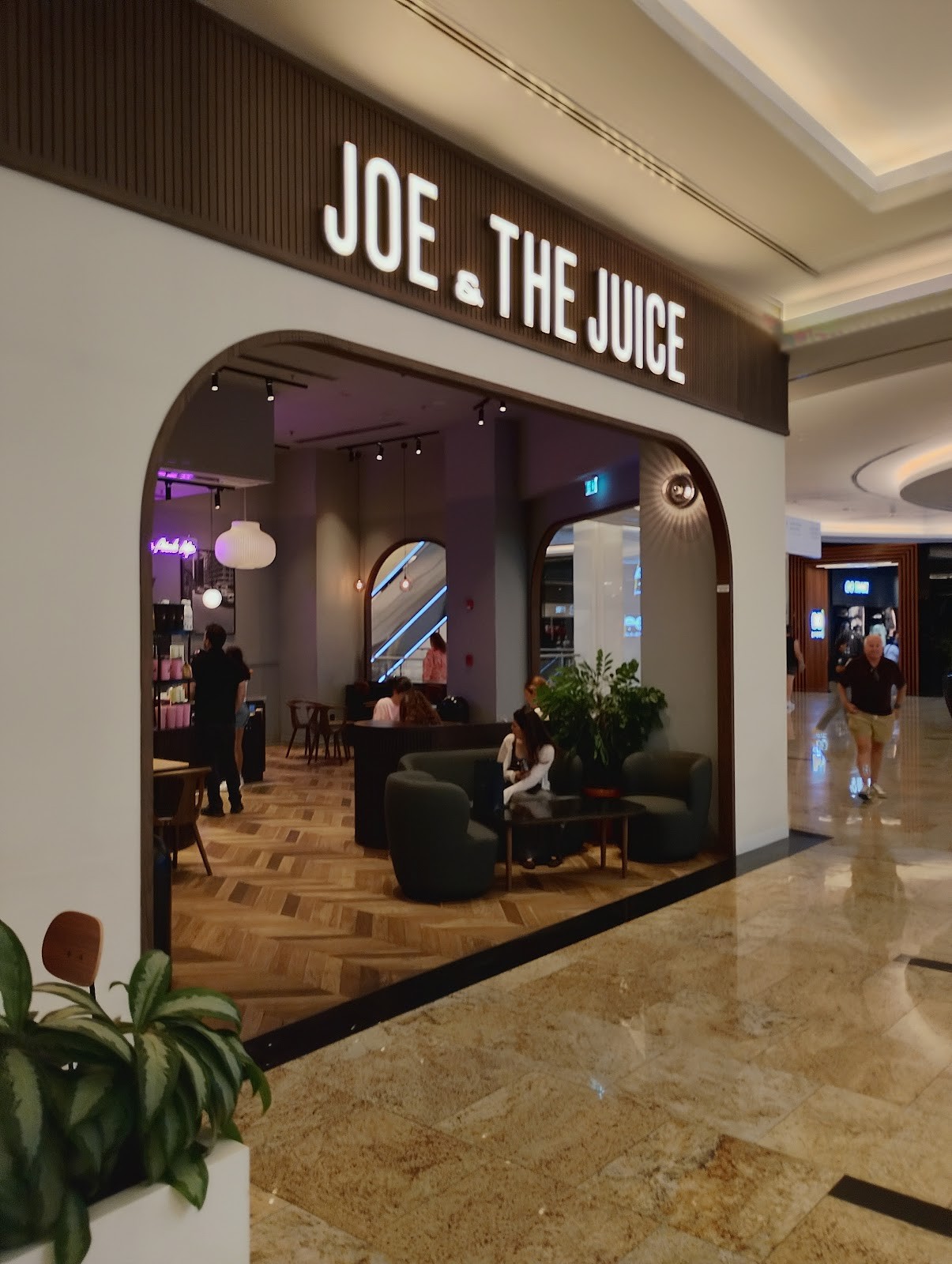 Joe & The Juice - Nakheel Mall: the place