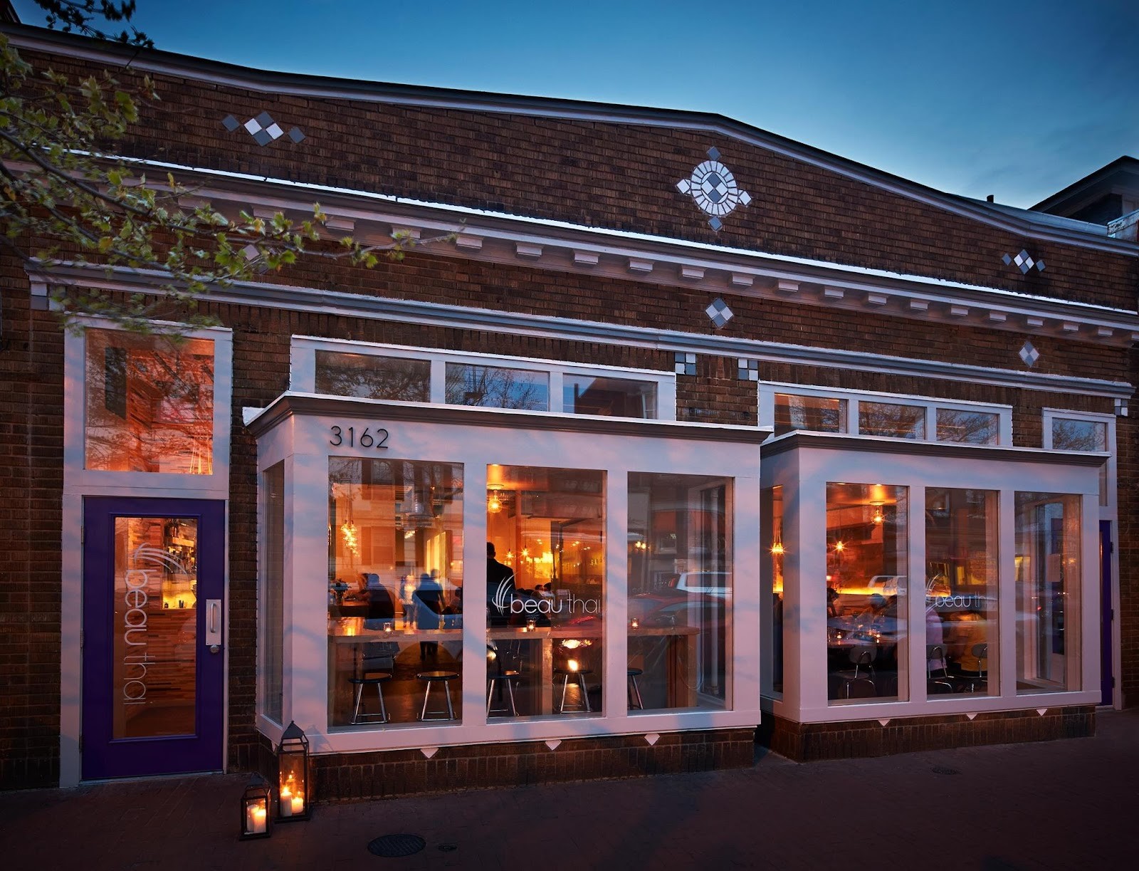 Beau Thai Mount Pleasant: the place