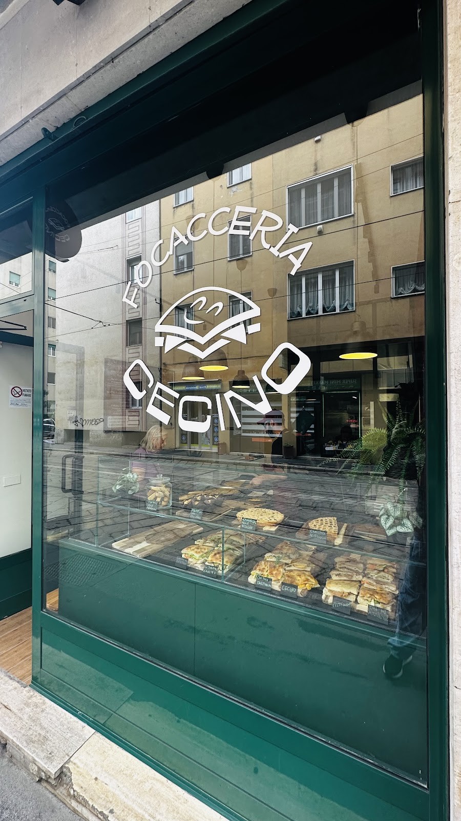 Focacceria Cecino: the place