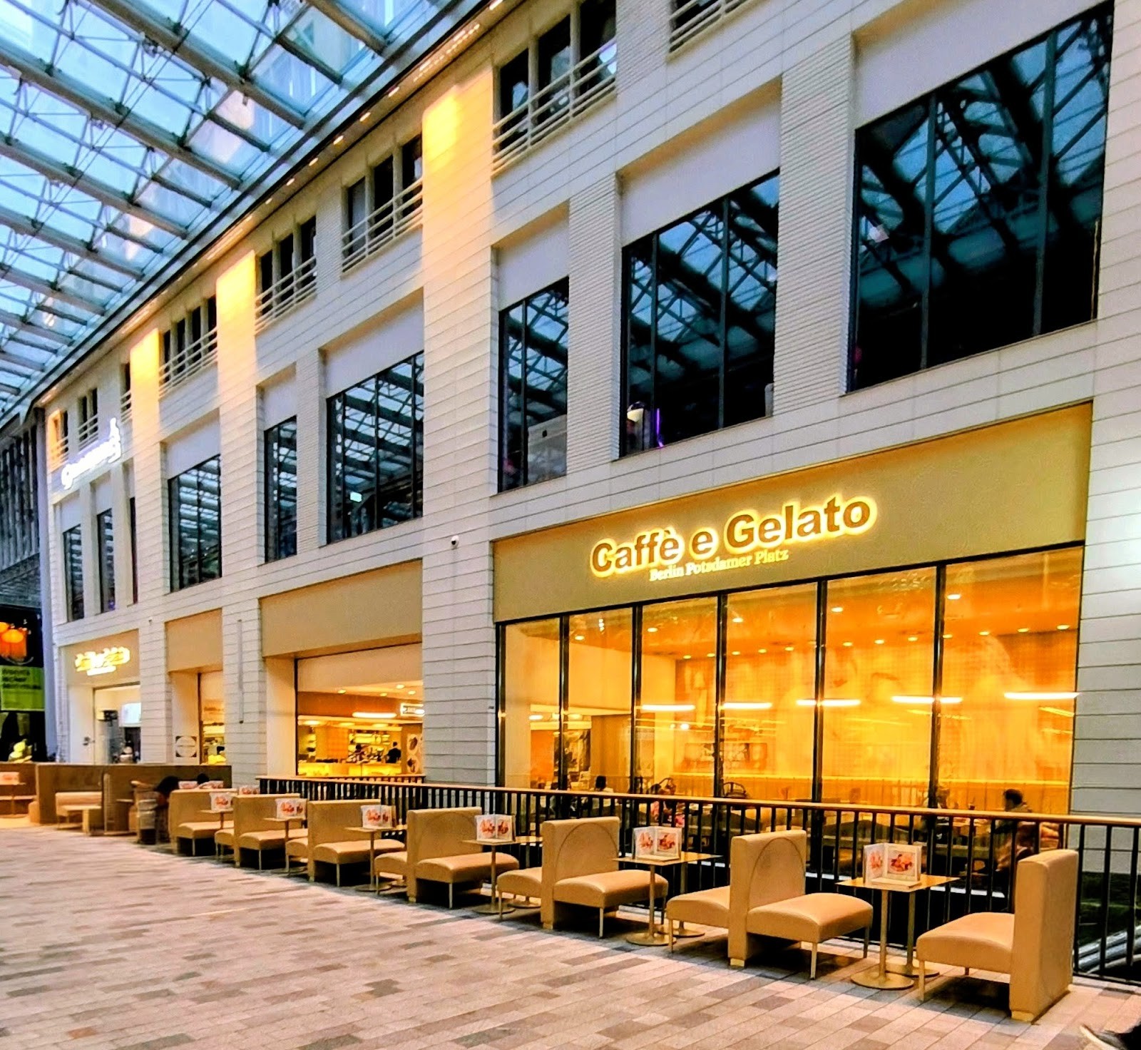 Caffè e Gelato: the place