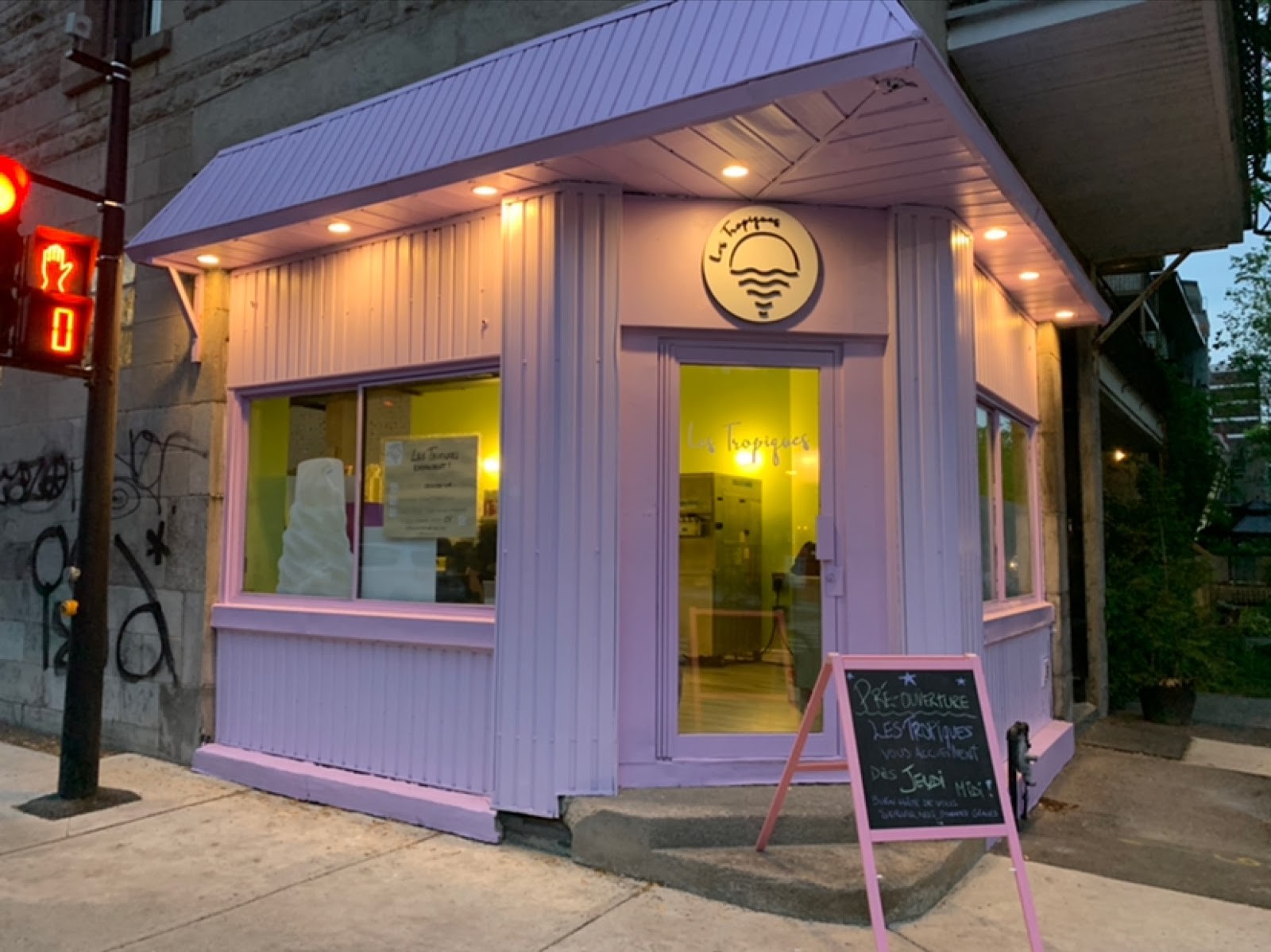 Les Tropiques Crèmerie-Café: the place