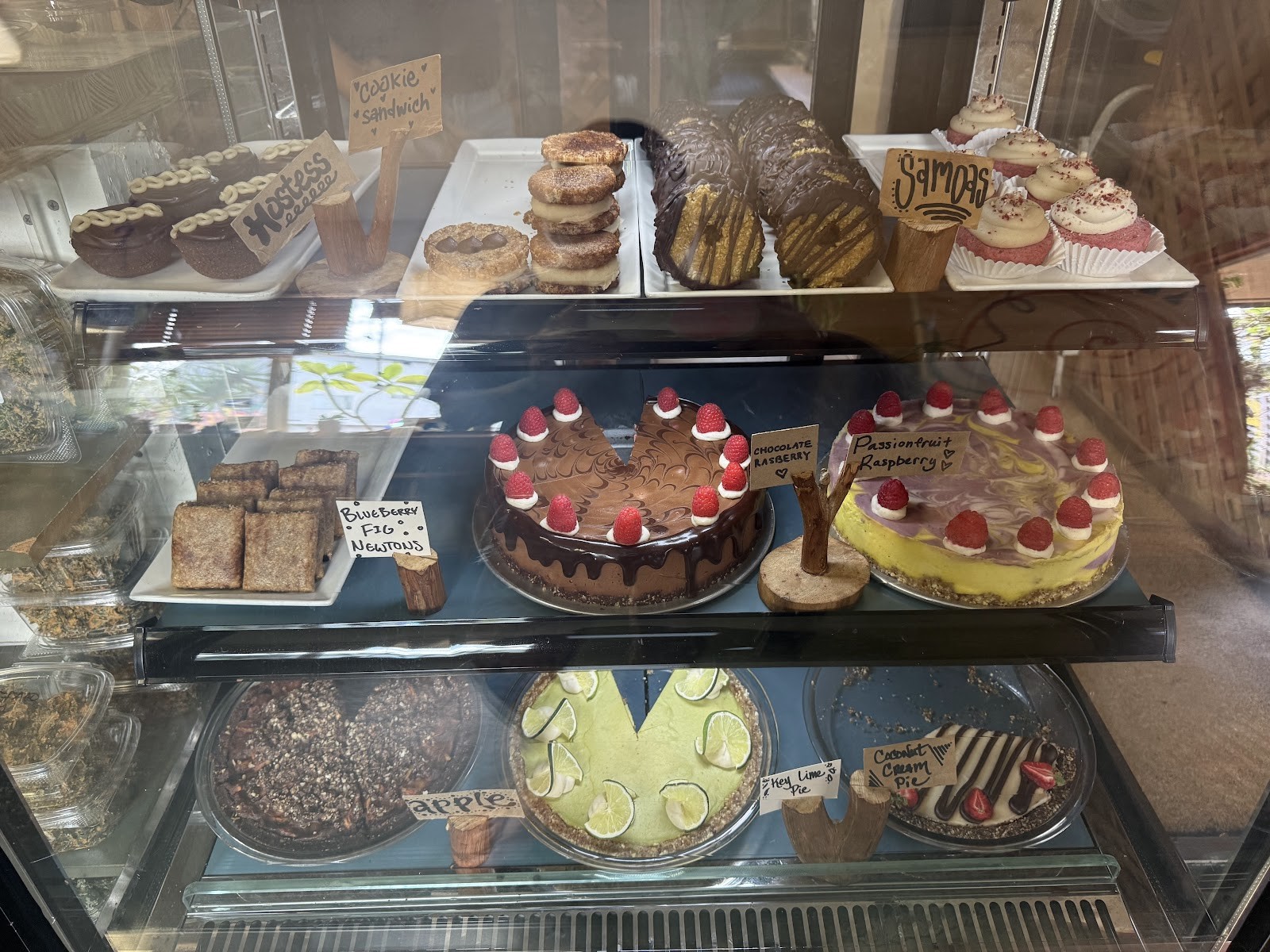 Peace Pies: food & drinks