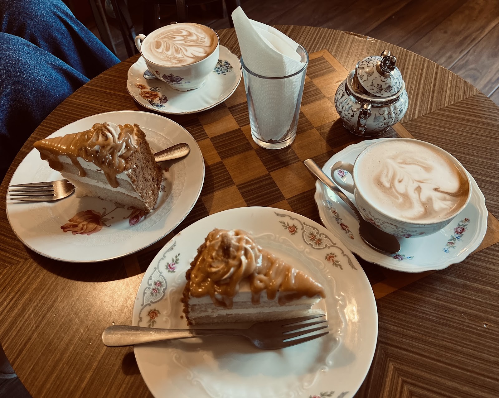 Caffetteria Snug The Comfort Café: food & drinks