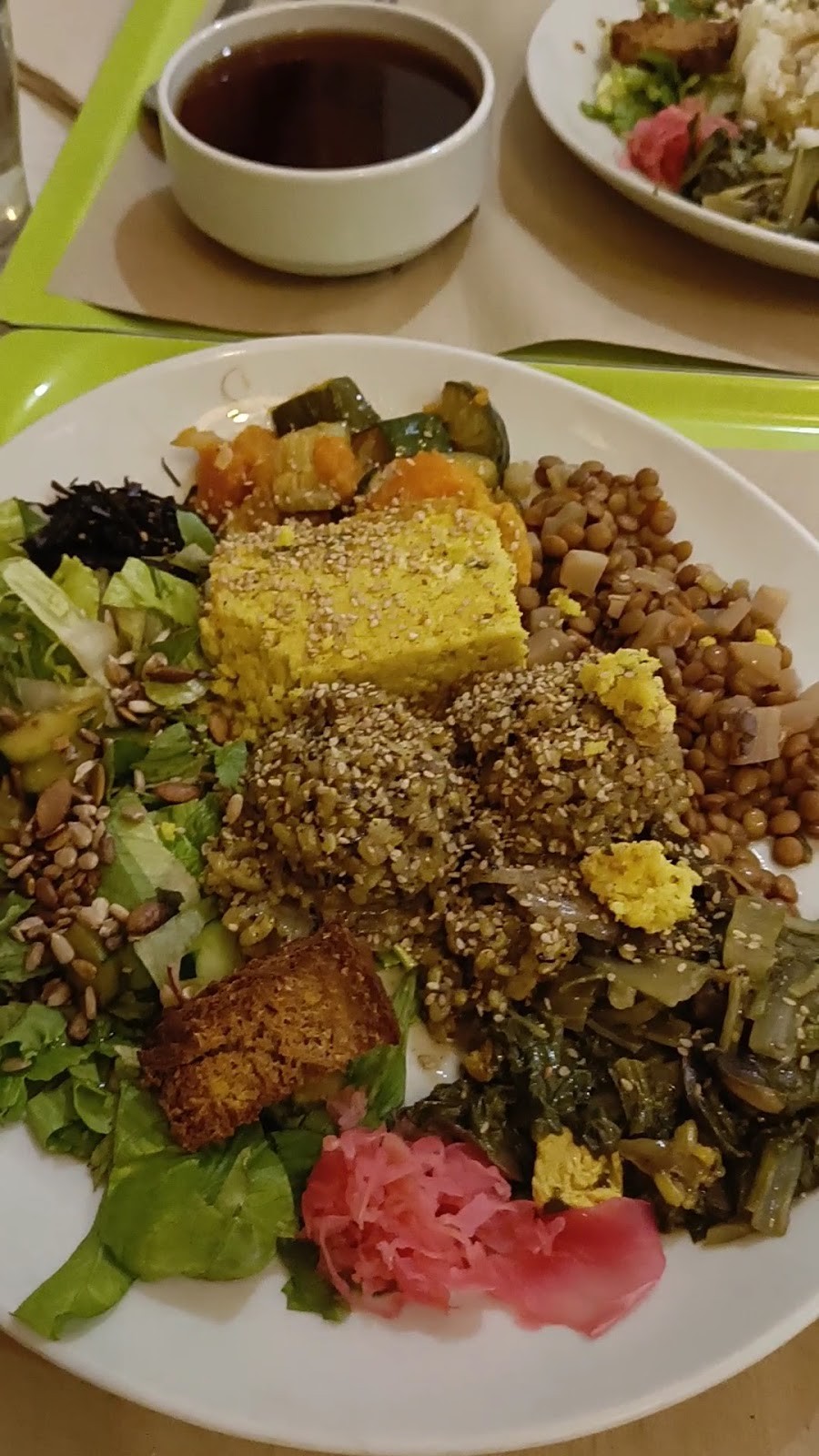Restaurant Macrobiòtic Zen: food & drinks