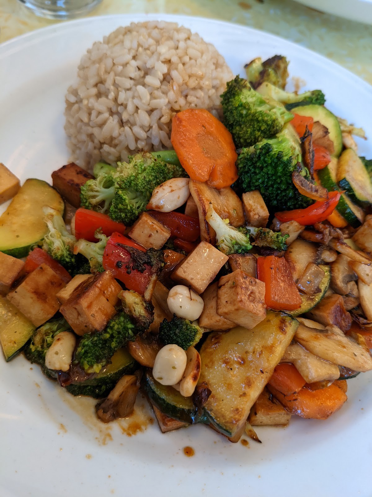 Jyoti-Bihanga Vegan & Vegetarian Restaurant: food & drinks