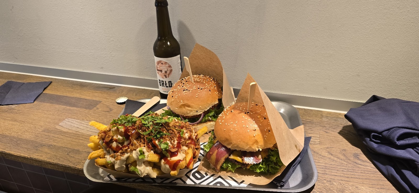 VEG'D - Vegan Burgers - Schöneberg: food & drinks