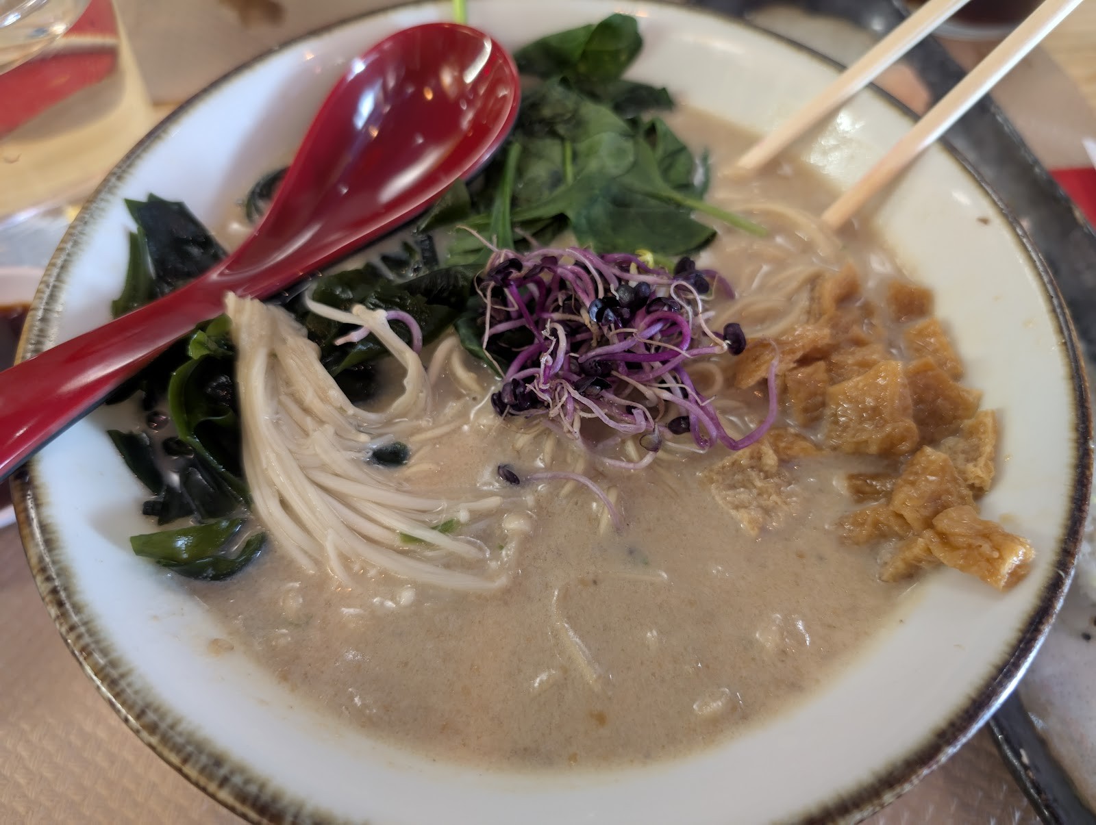 YAN KEN PON Mercado de San Fernando: food & drinks