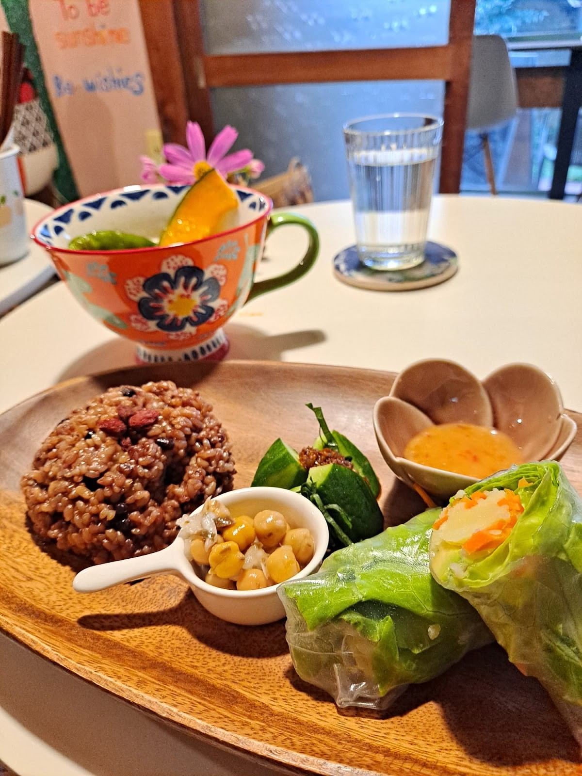 Yumin Café: food & drinks