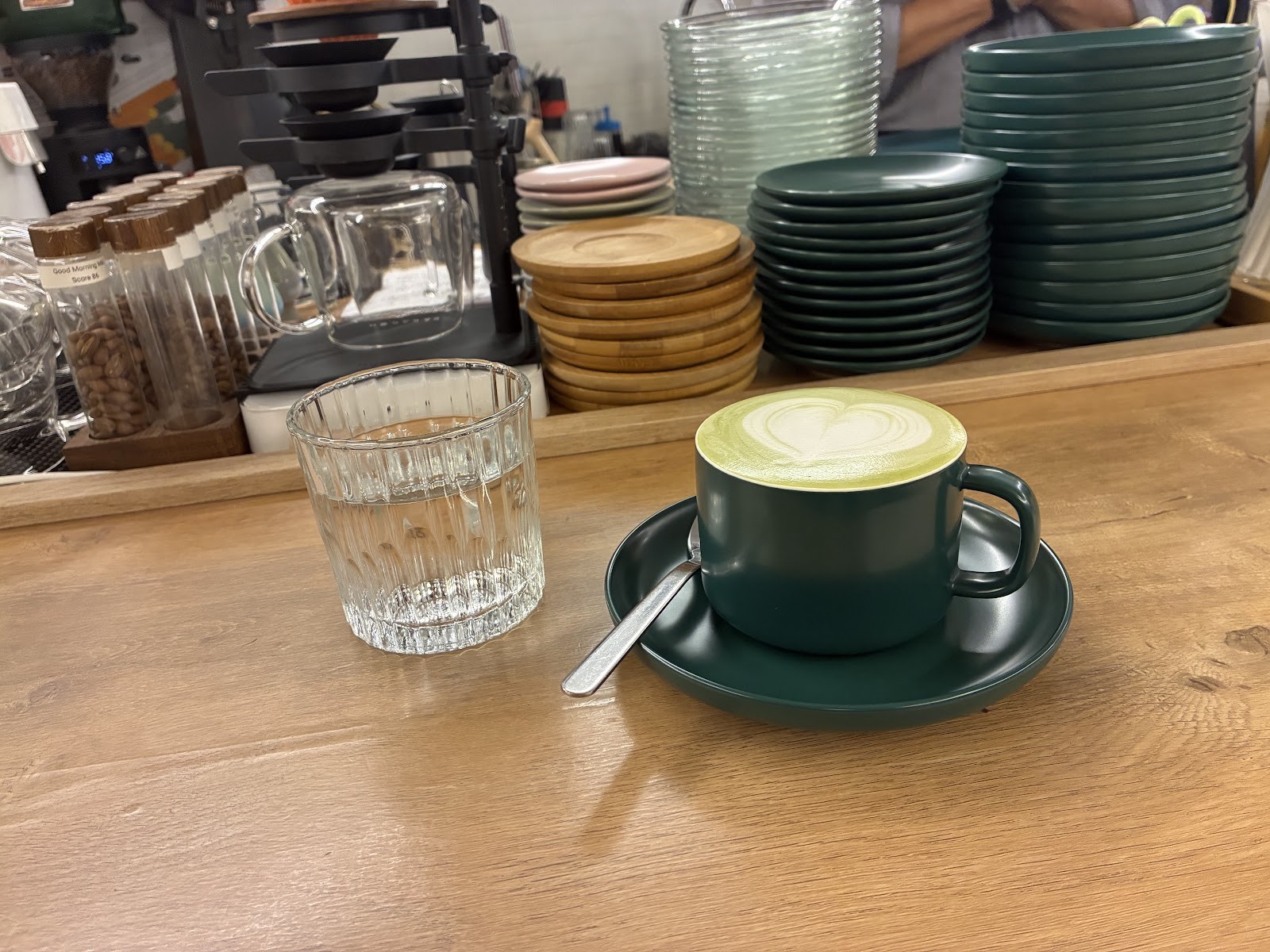 Le Maung Coffee Roaster by OMG: the place