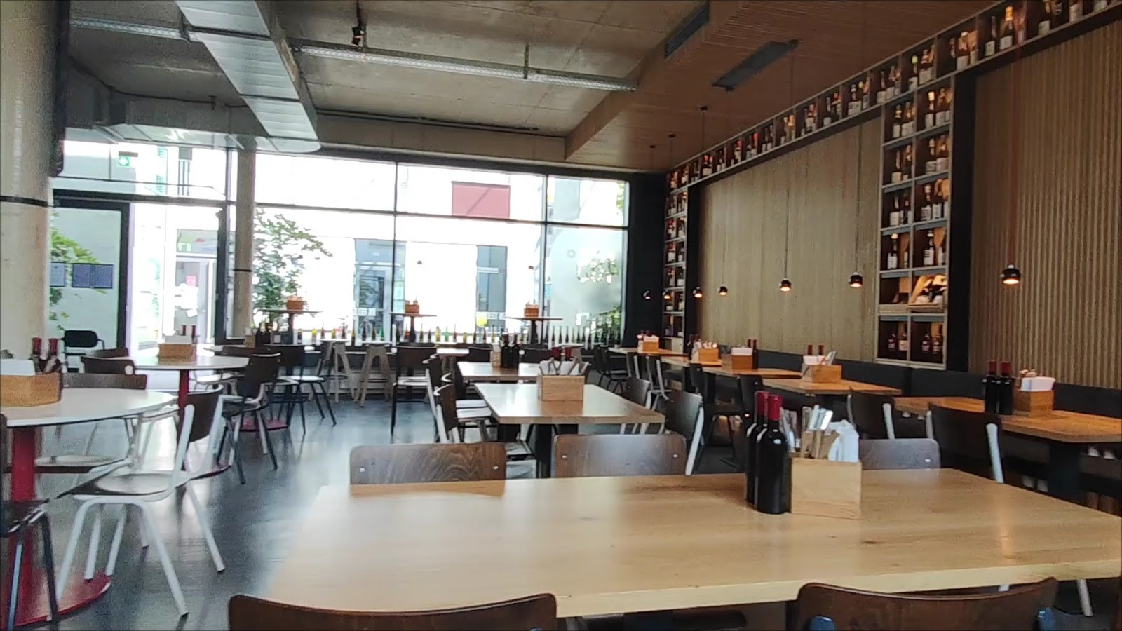 485 Grad GmbH (Luftschiff-Platz): the place