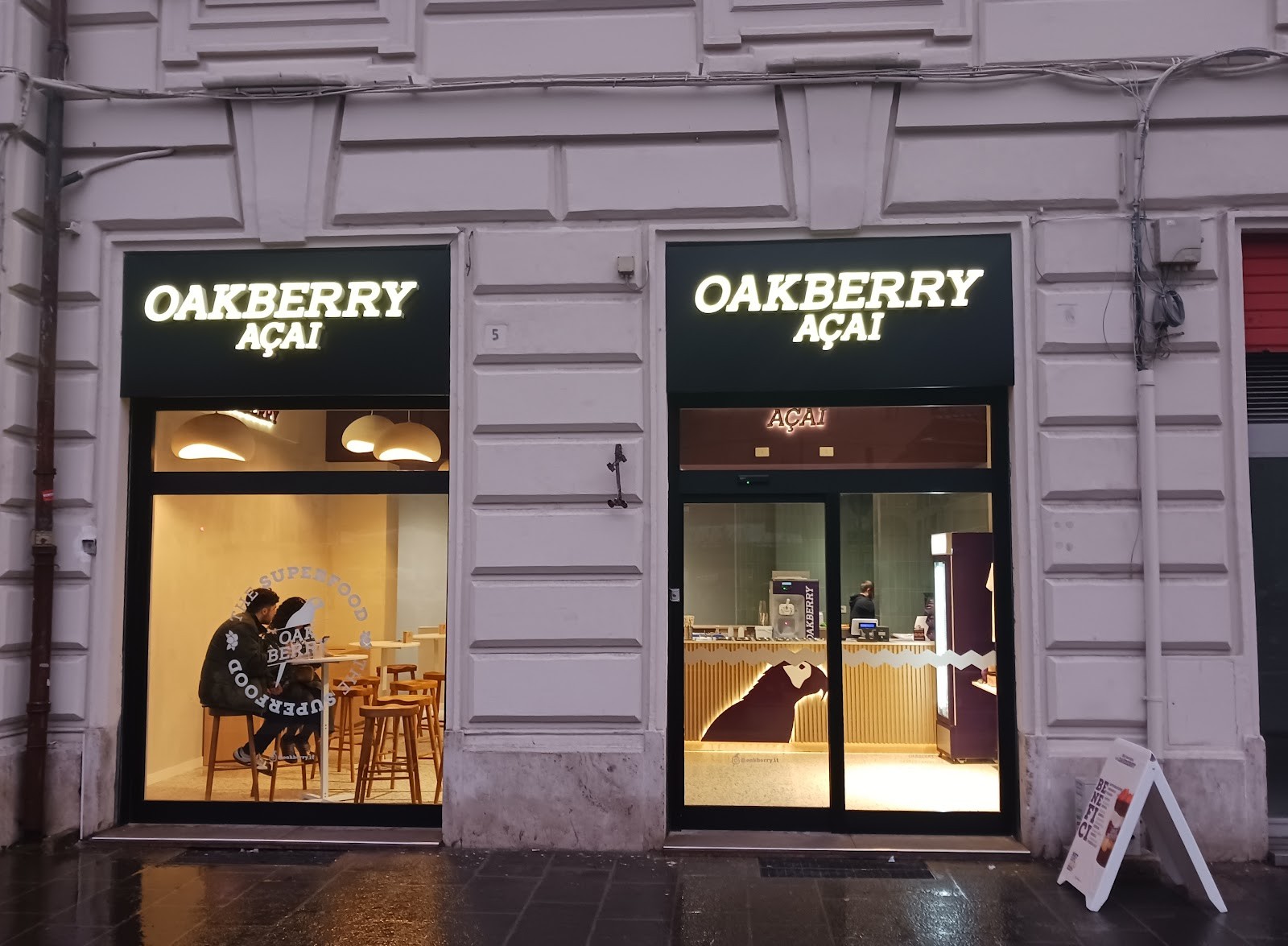 Oakberry Açai: the place