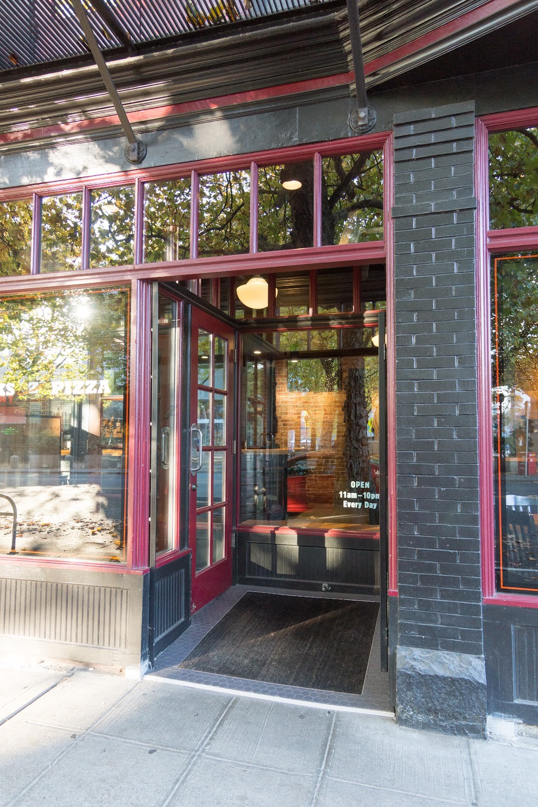 Zeeks Pizza: the place