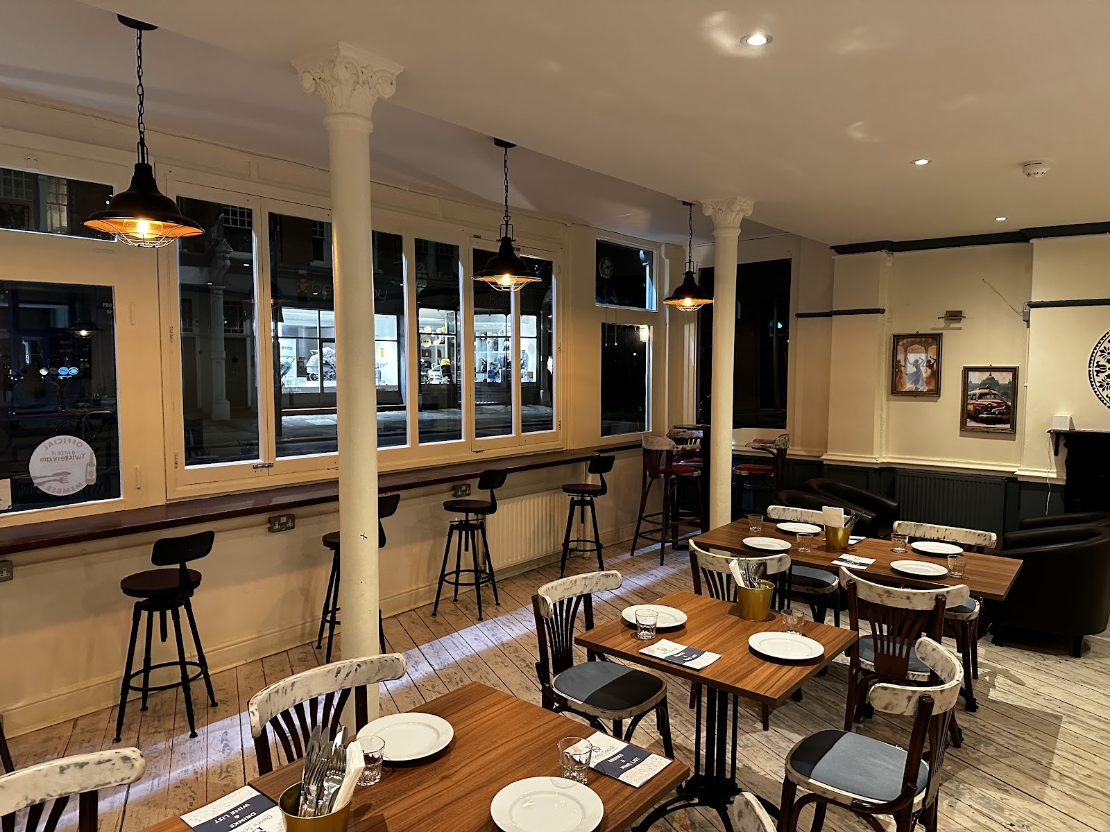 Delhi Social: the place