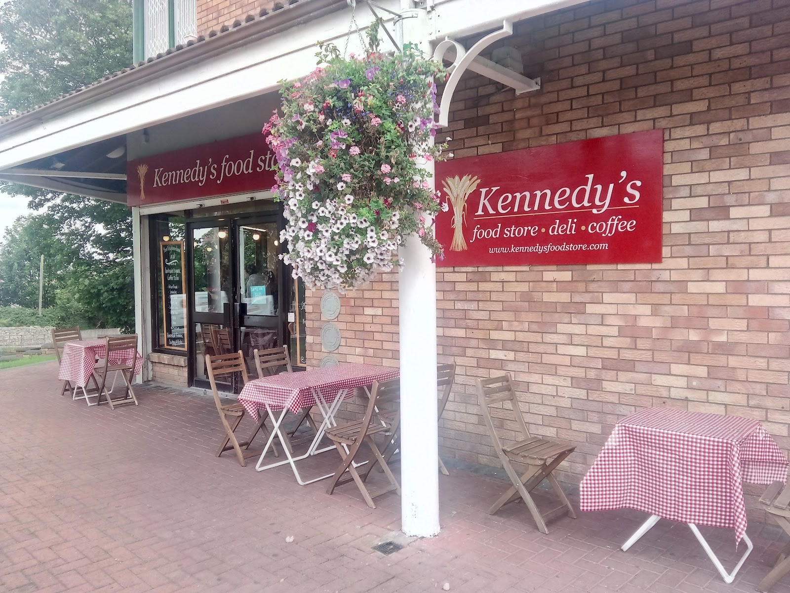 Kennedy's Food Store Raheny: the place