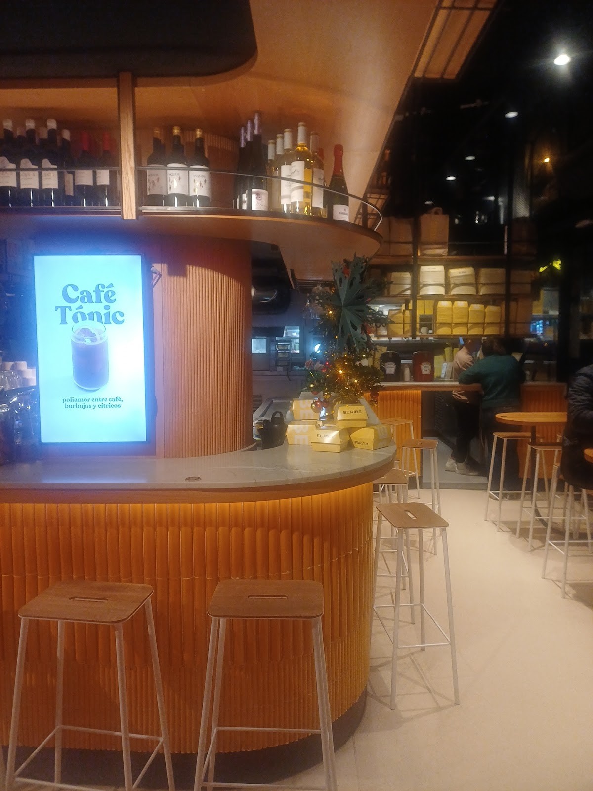 El Pibe | Joan Güell: the place