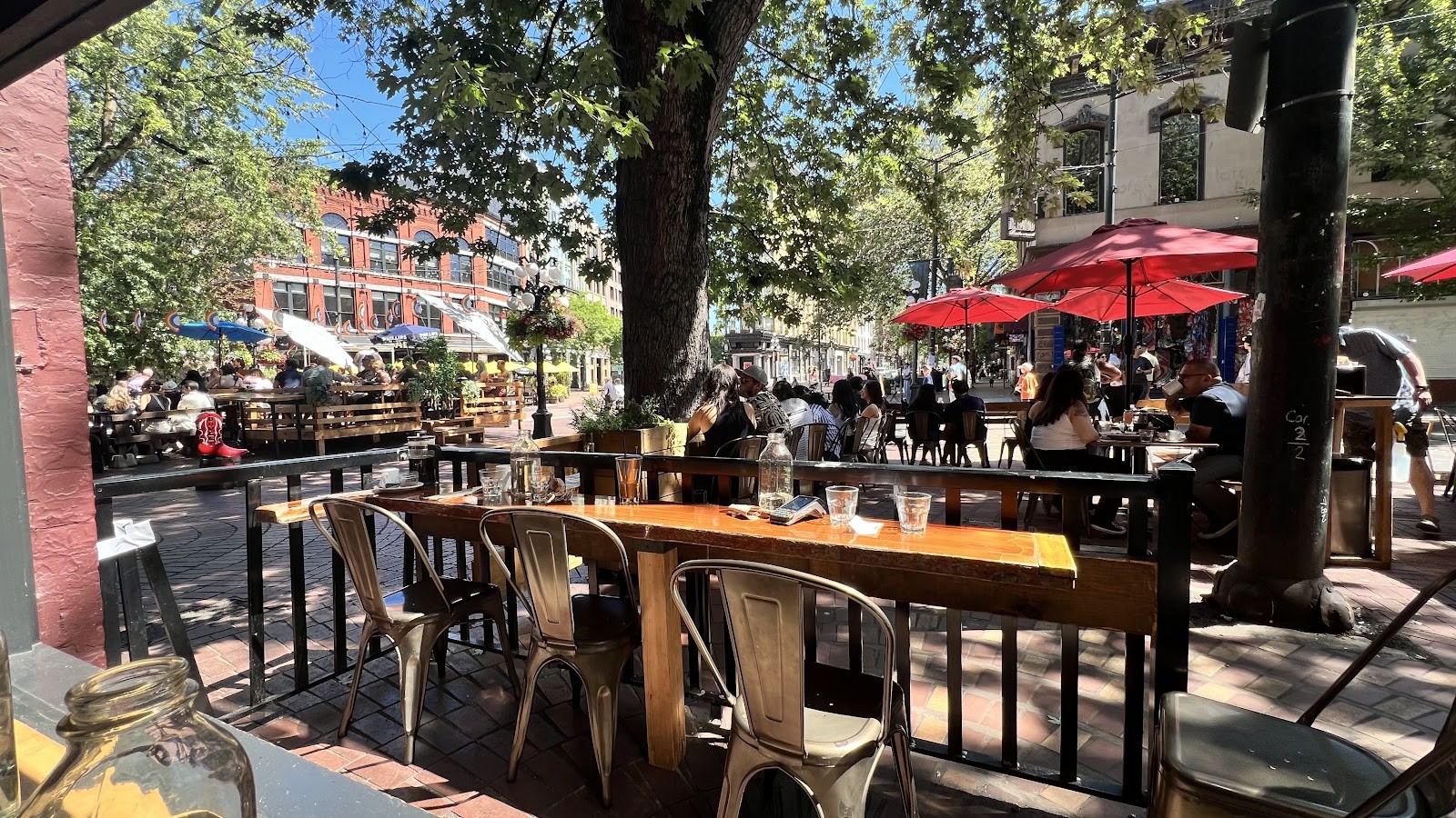 Twisted Fork Bistro: the place