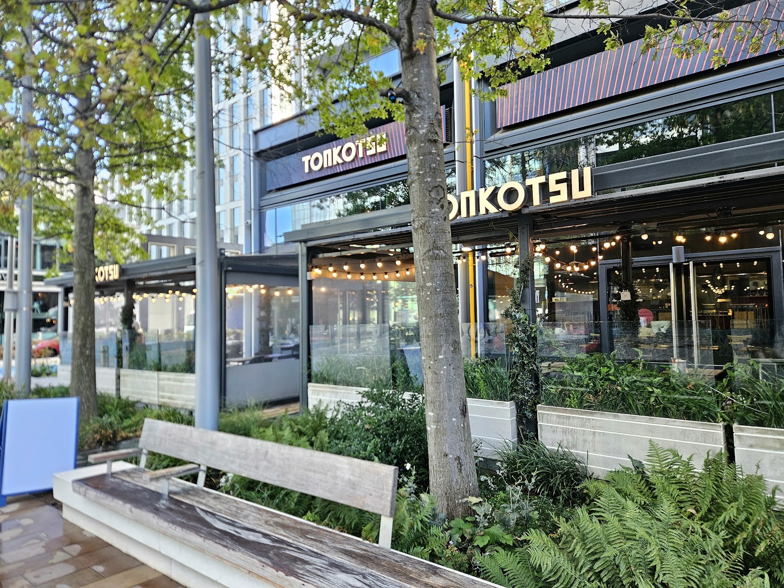 Tonkotsu Stratford: the place