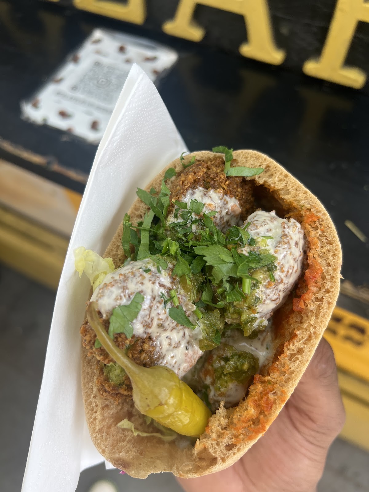 Falafel +: food & drinks