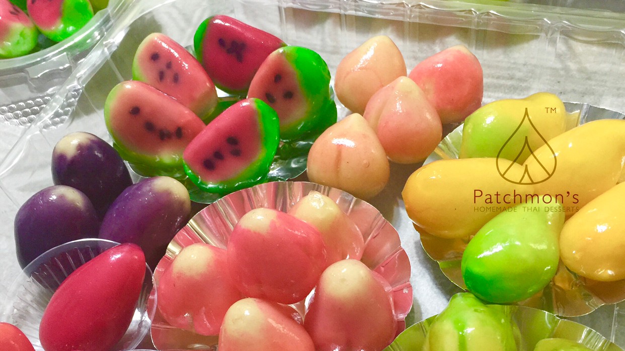Patchmon's Thai Desserts & More: food & drinks