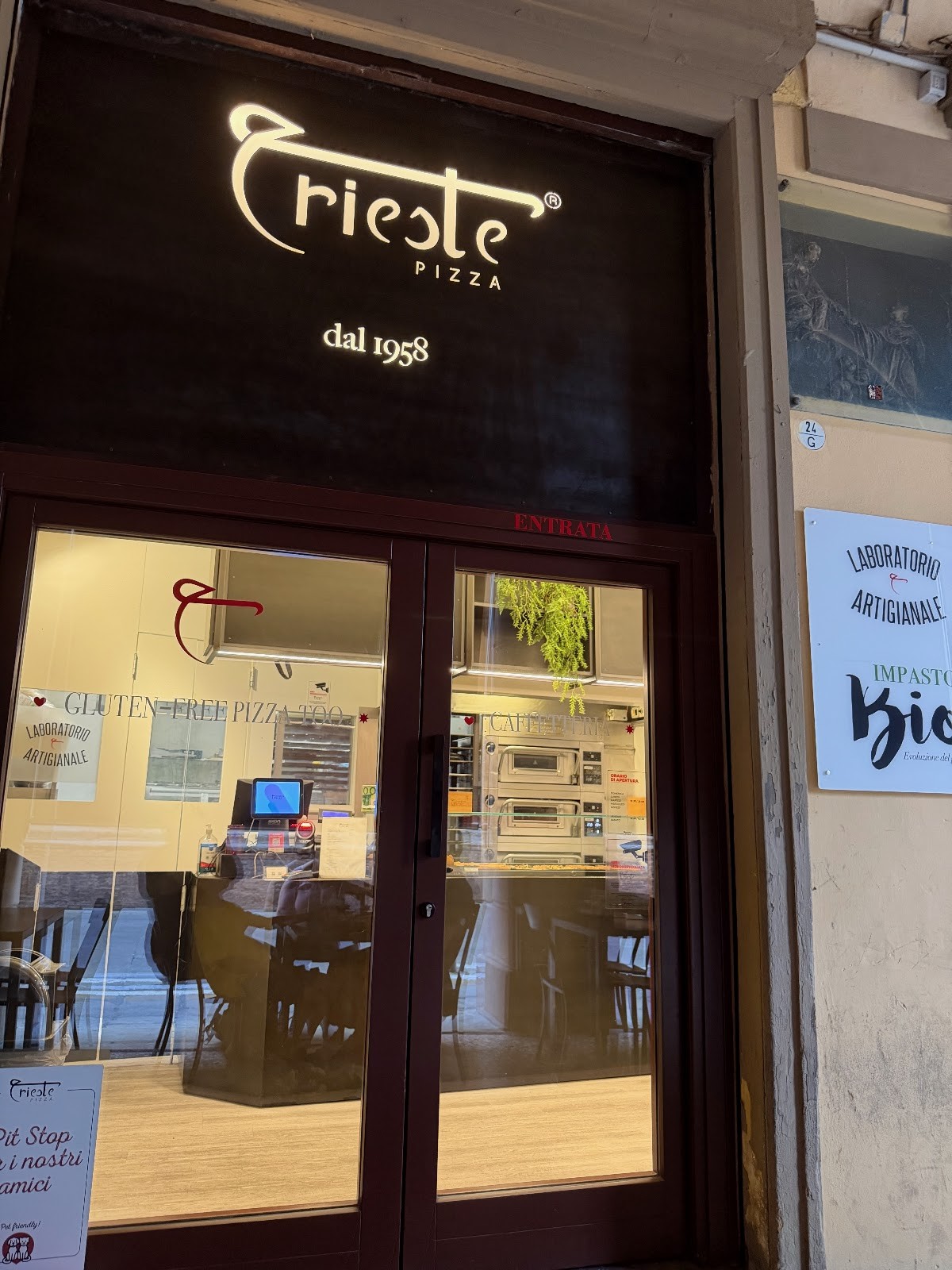 Trieste Pizza Bologna: the place