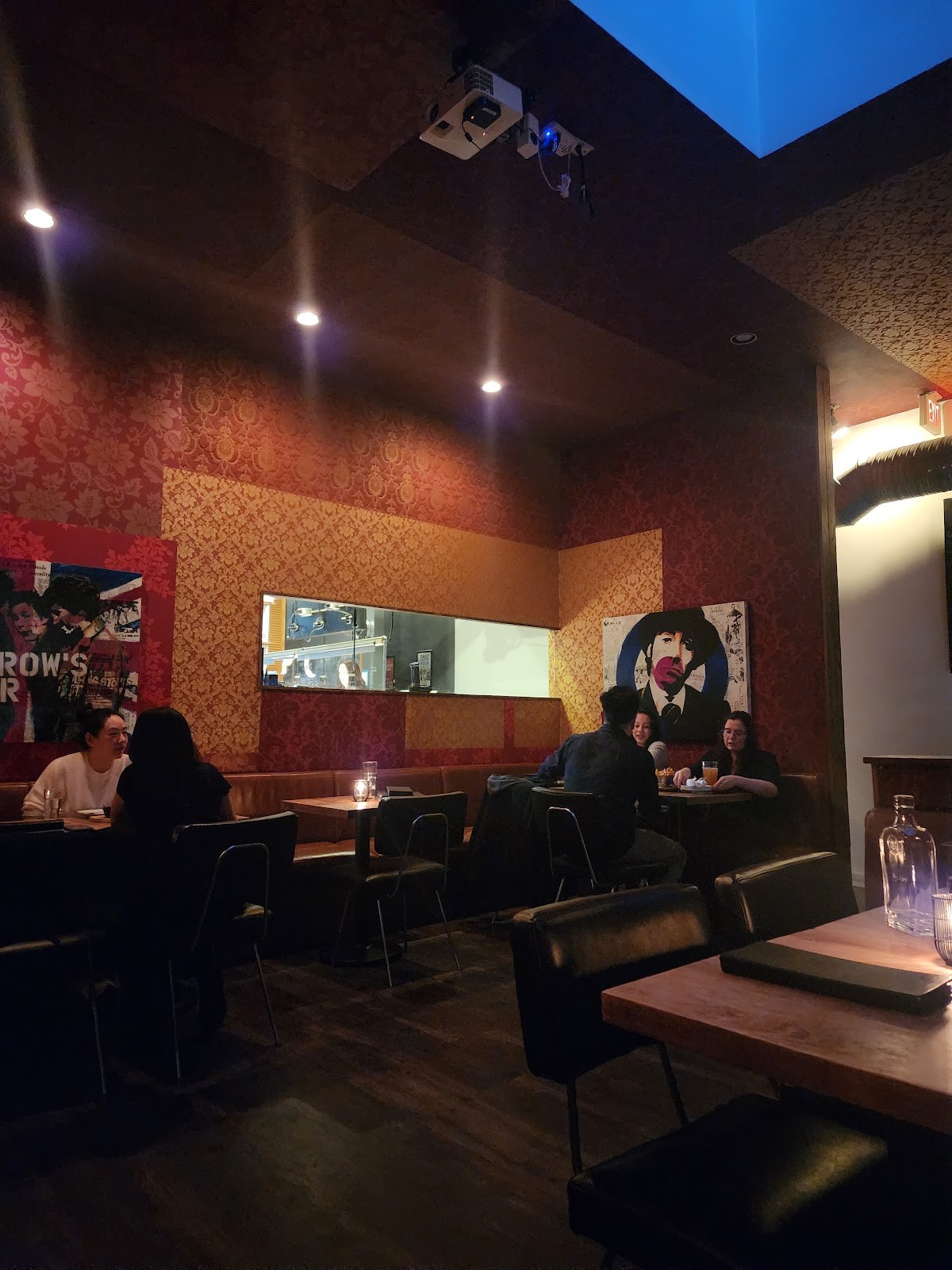The Cascade Room: the place