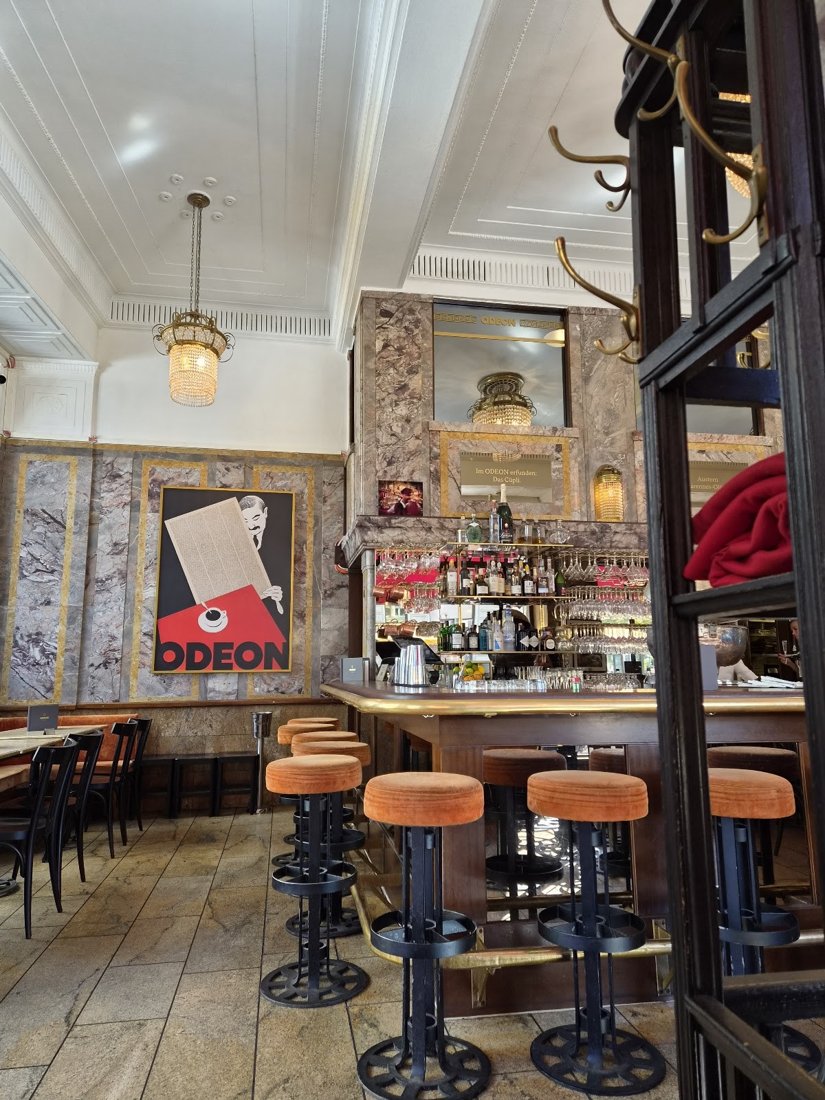 Café Bar ODEON: the place