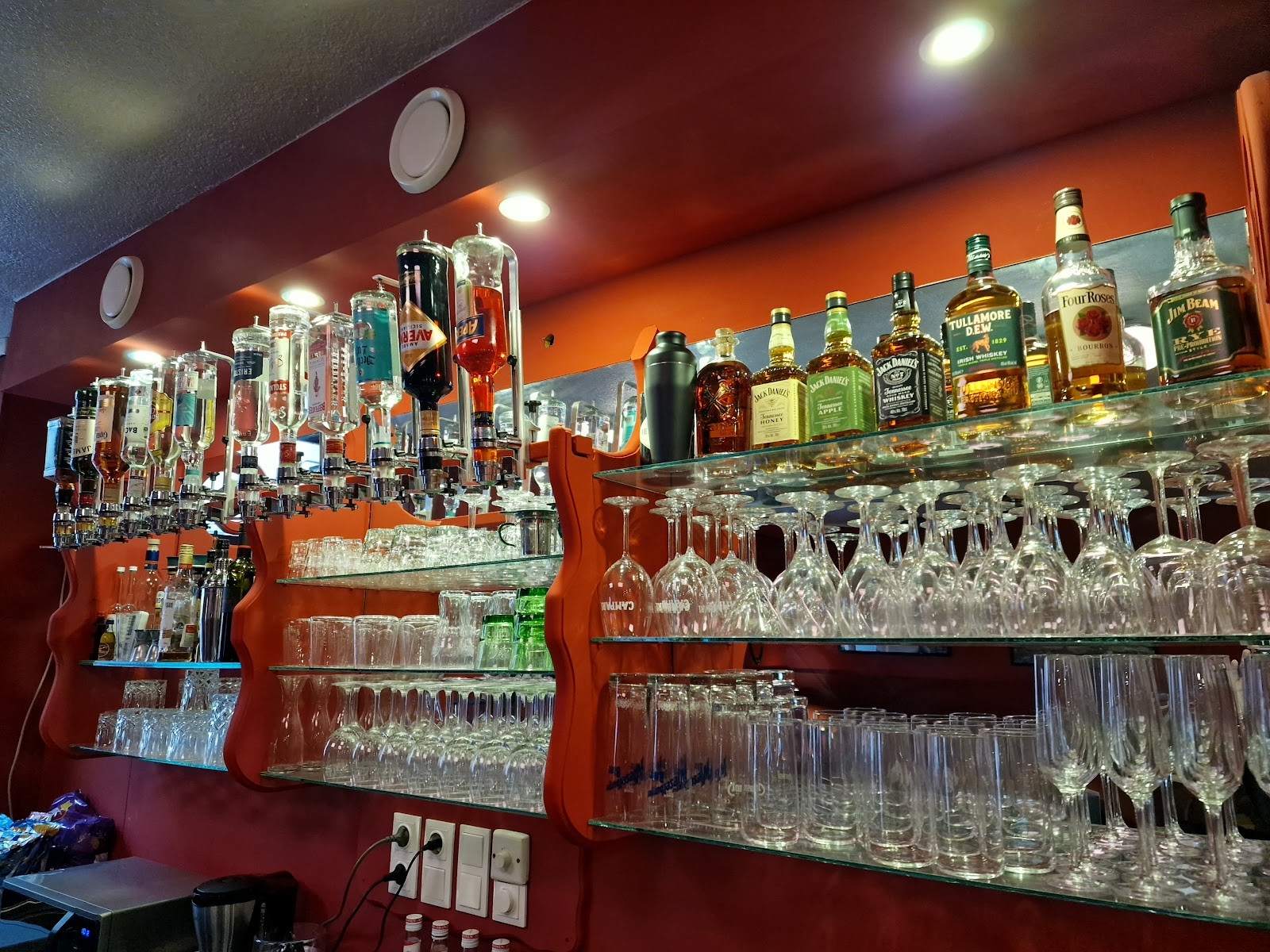 Café Crimson: the place