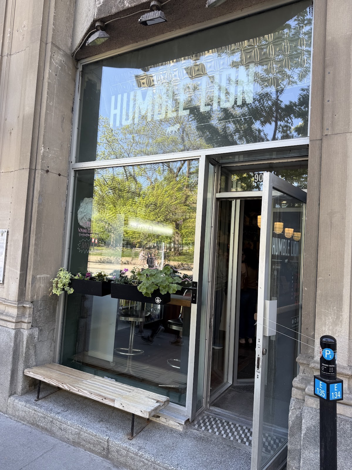 Café Humble Lion (Sherbrooke): the place