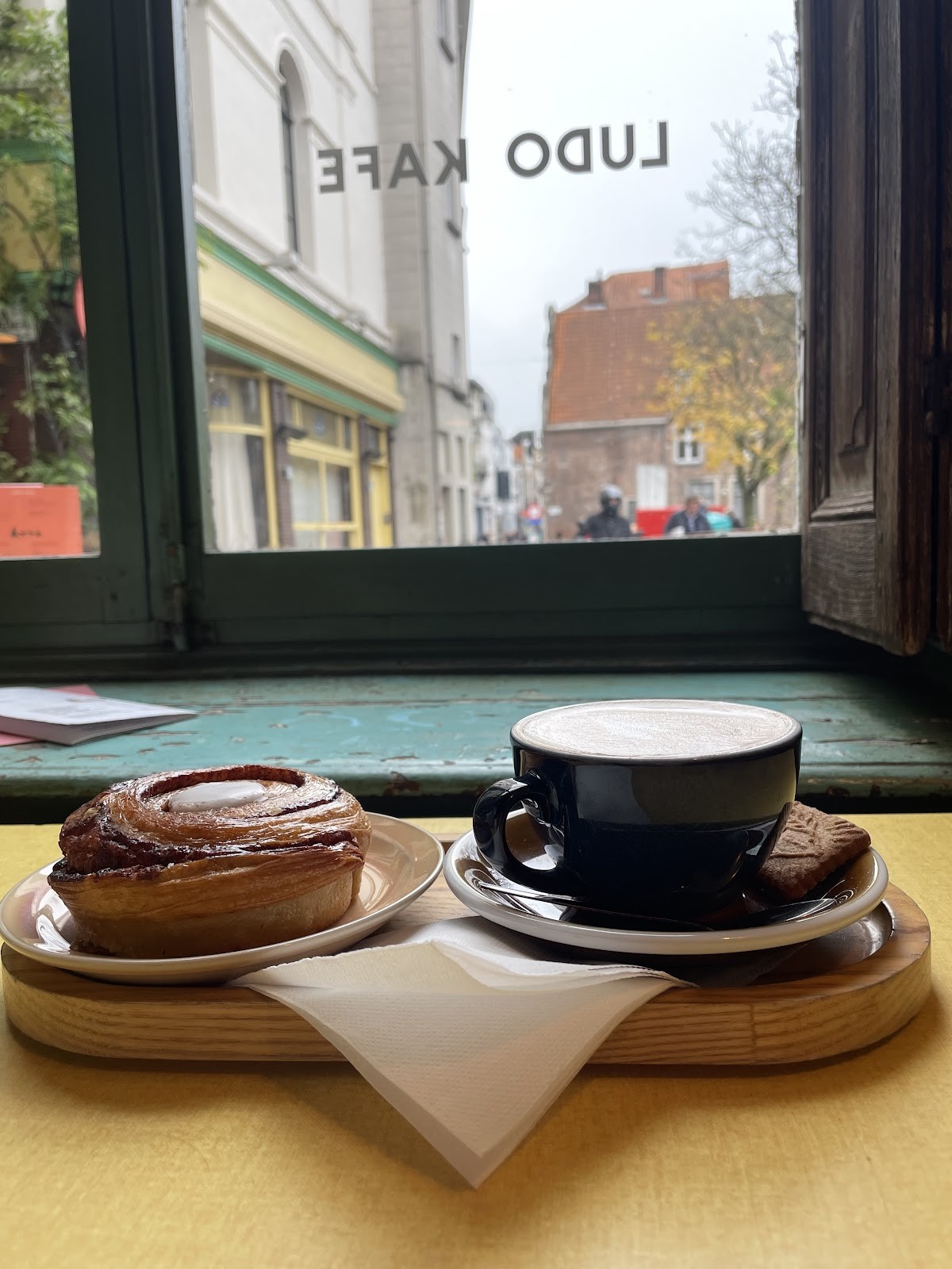 Ludo Cafe: food & drinks