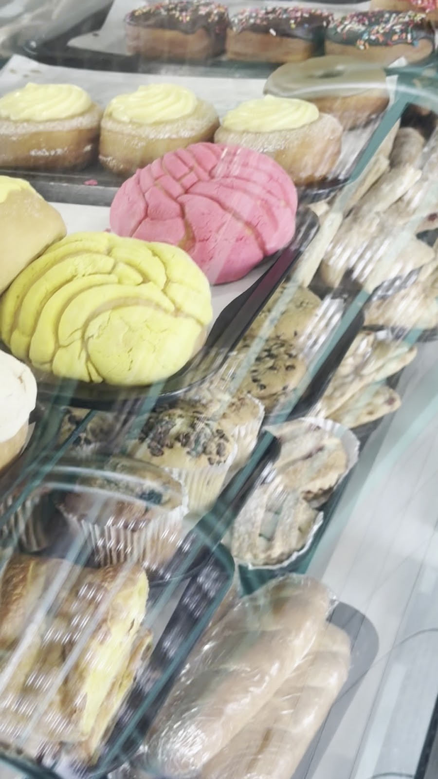 Toluca Bakery: food & drinks