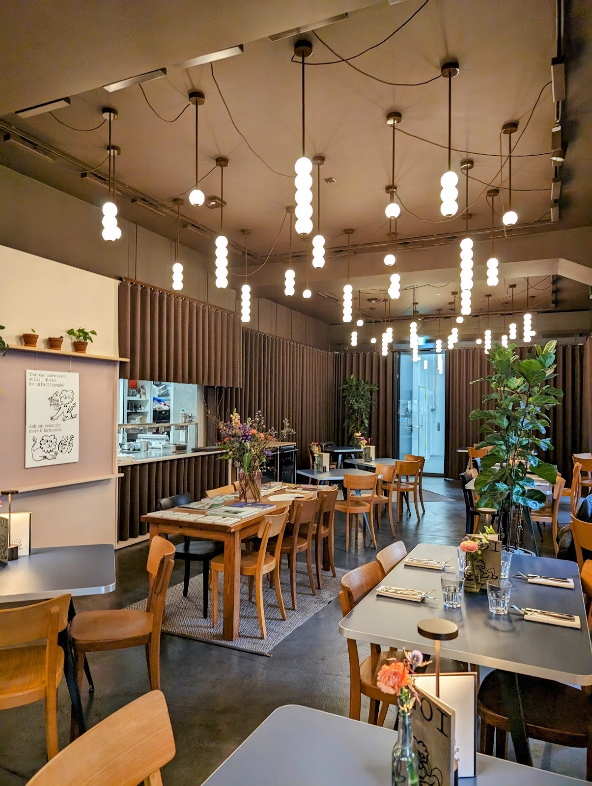 LOI - Vegetarian Bistro: the place