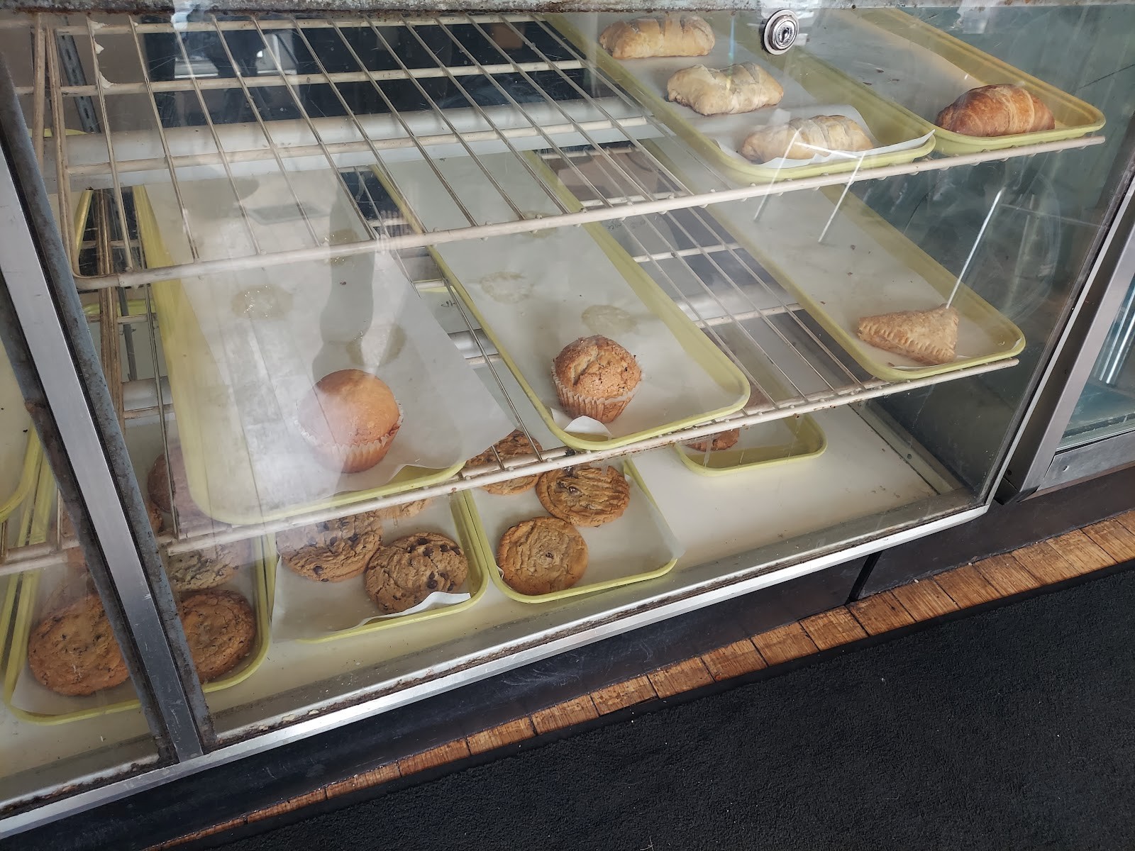Fiore's Bakery: the place