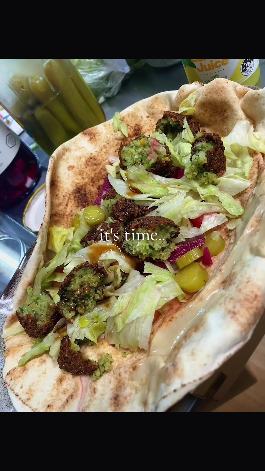 Falafel Republic Cafe: food & drinks