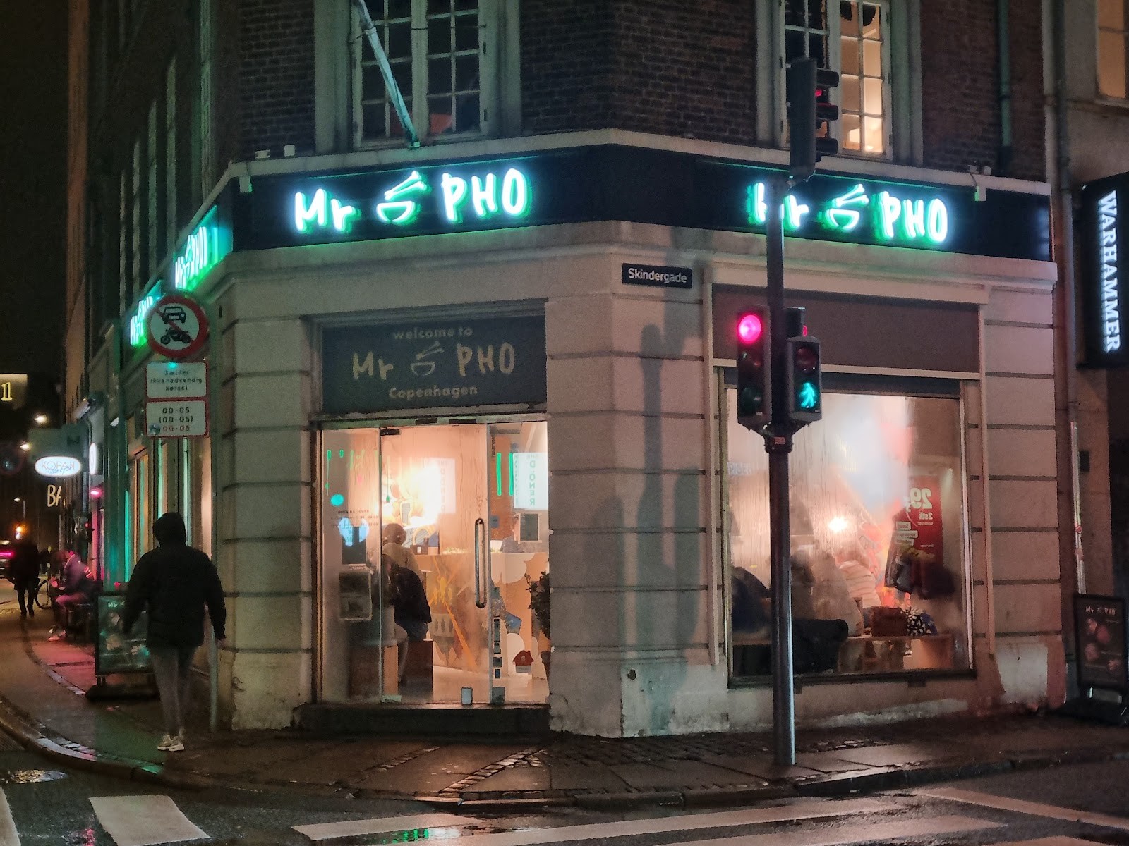 Mr Pho: the place