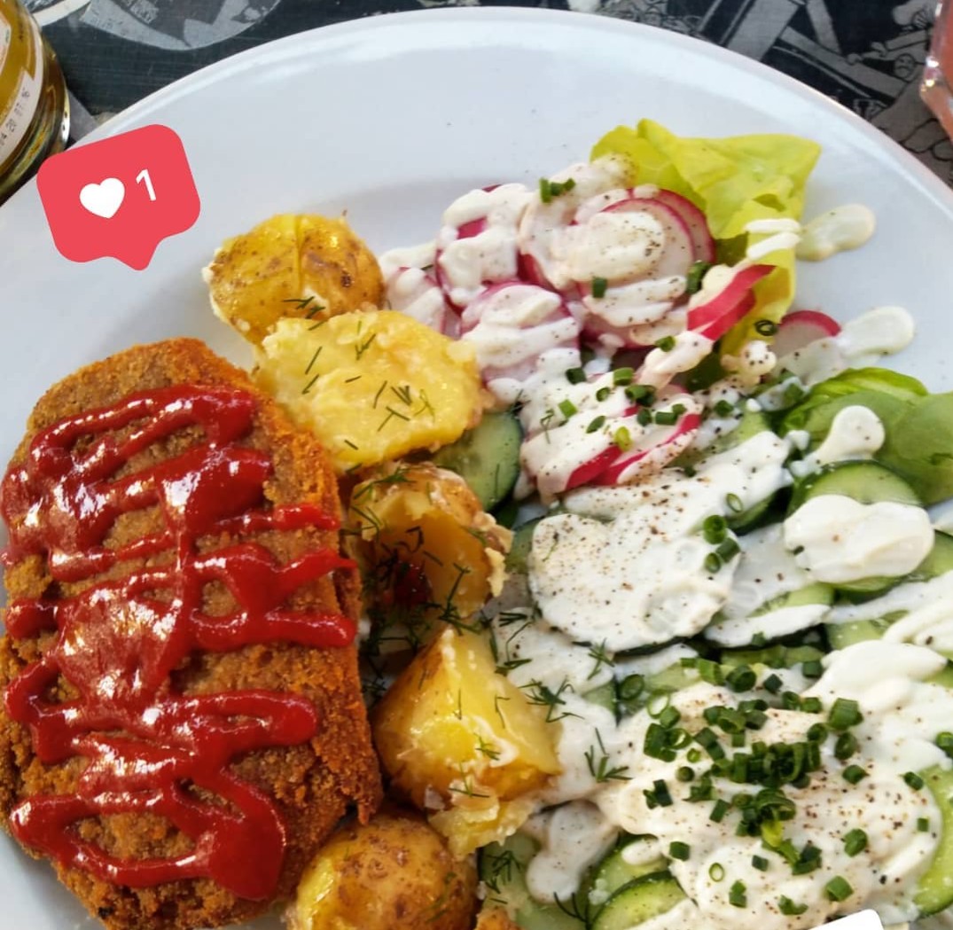 Lokal Vegan Bistro: food & drinks