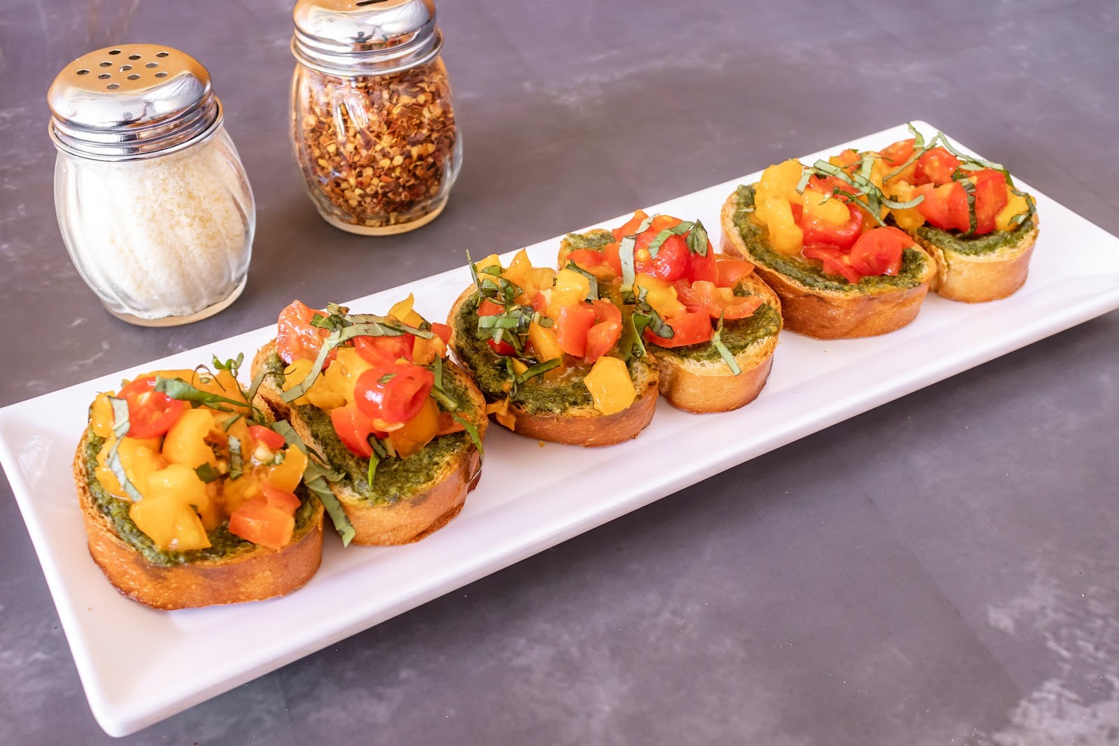 Eagle Pizzeria: food & drinks