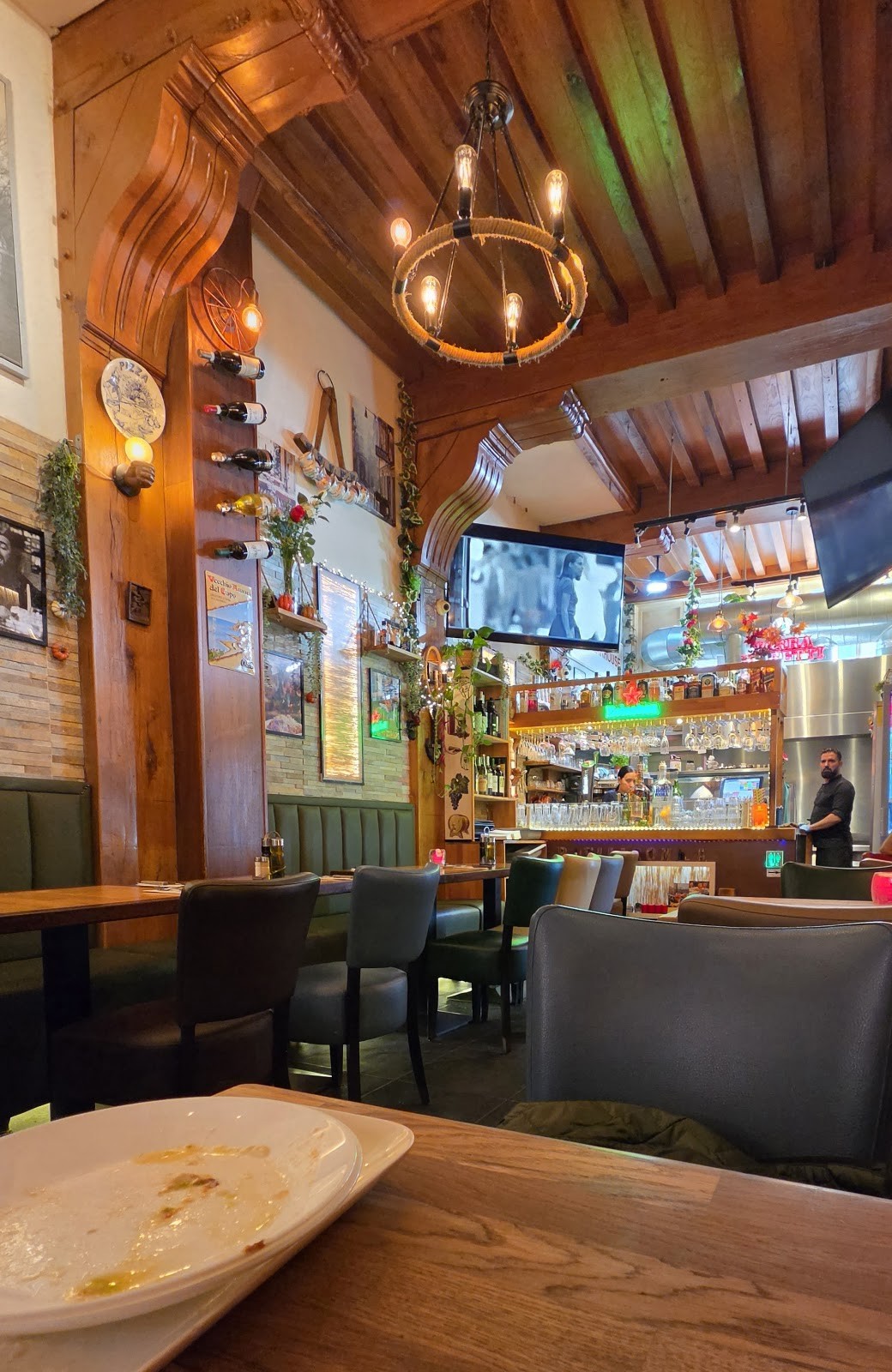 Pizzeria Bella Roma Amsterdam: the place