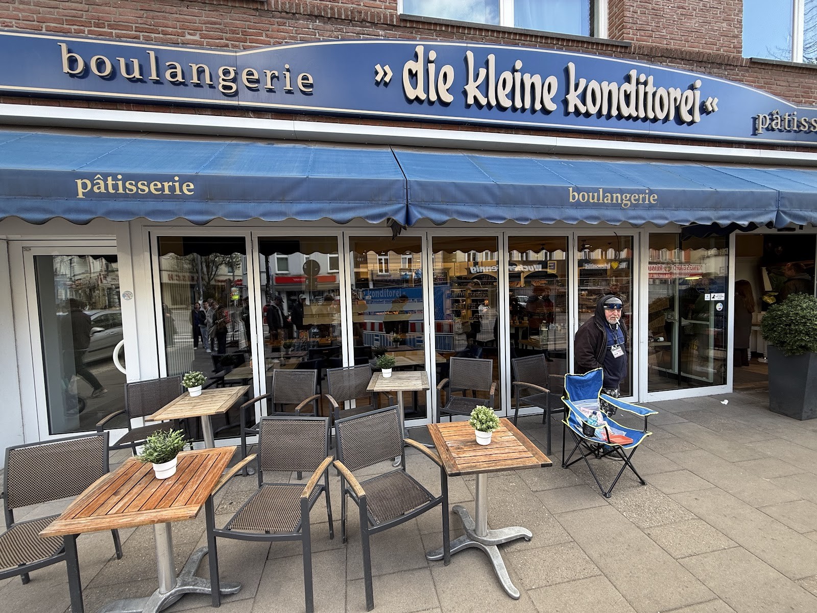 die kleine konditorei: the place