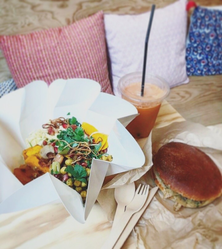 So Nat - Bourdaloue: food & drinks