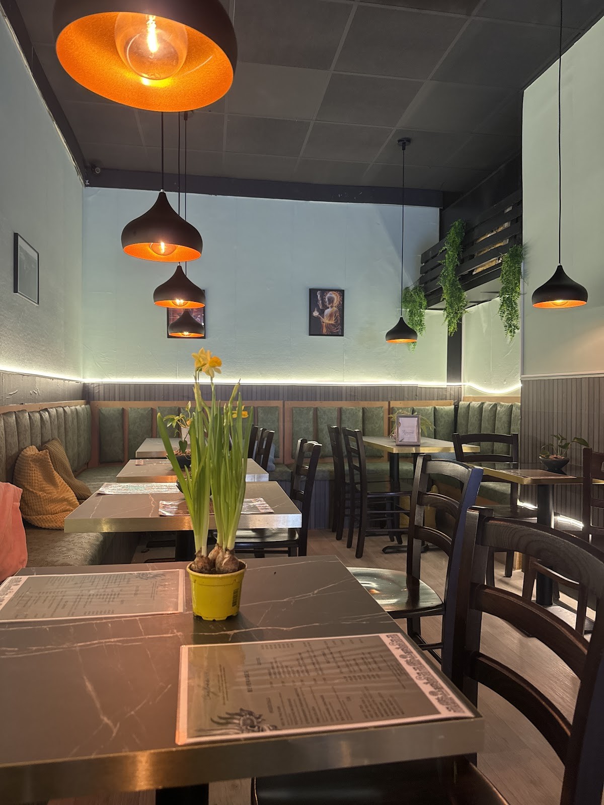 Ceylone 1948 Restaurant(operated by Paris Café Limited): the place