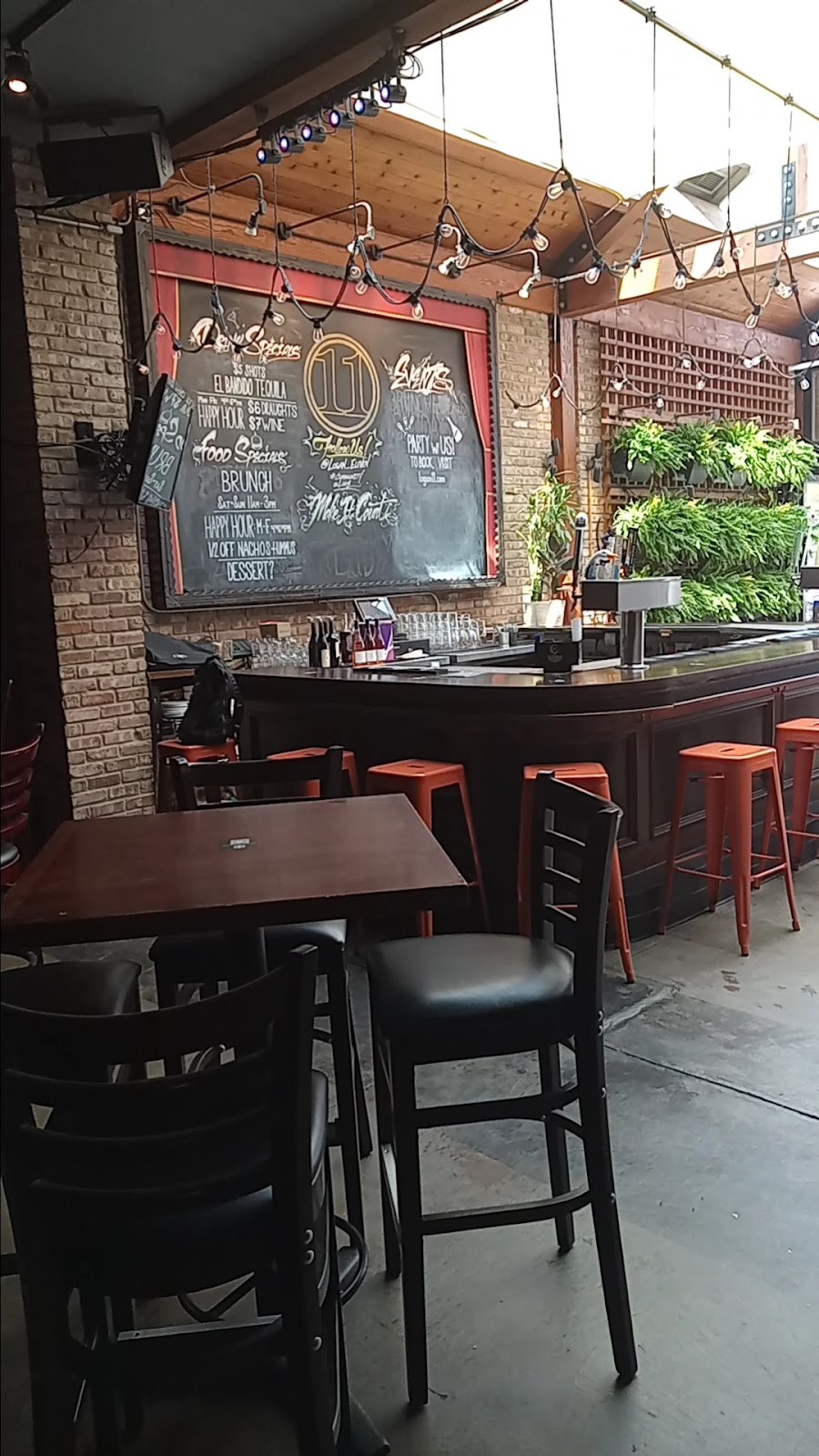 Logan 11 Bar & Kitchen: the place