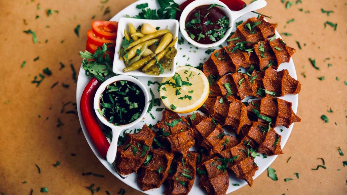 Adanus Çiğköfte: food & drinks