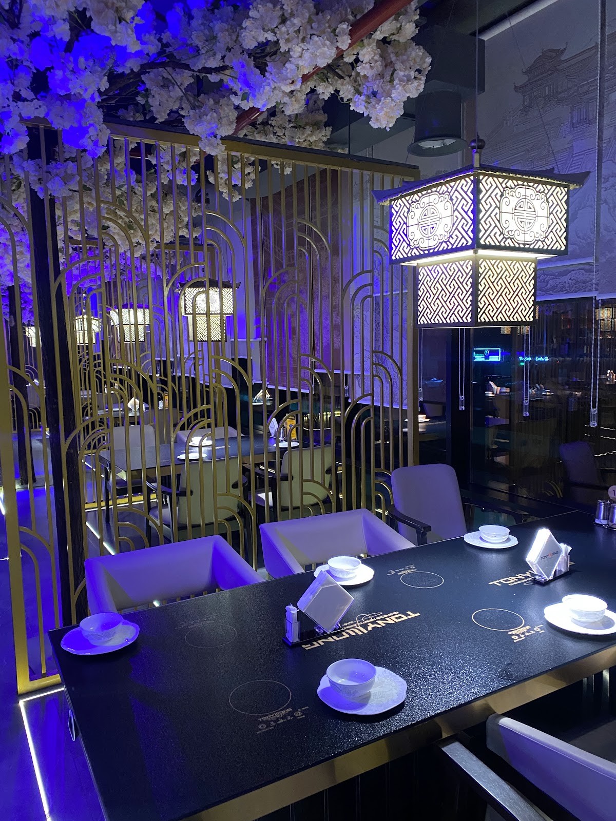 Tony Wong Restaurant: the place