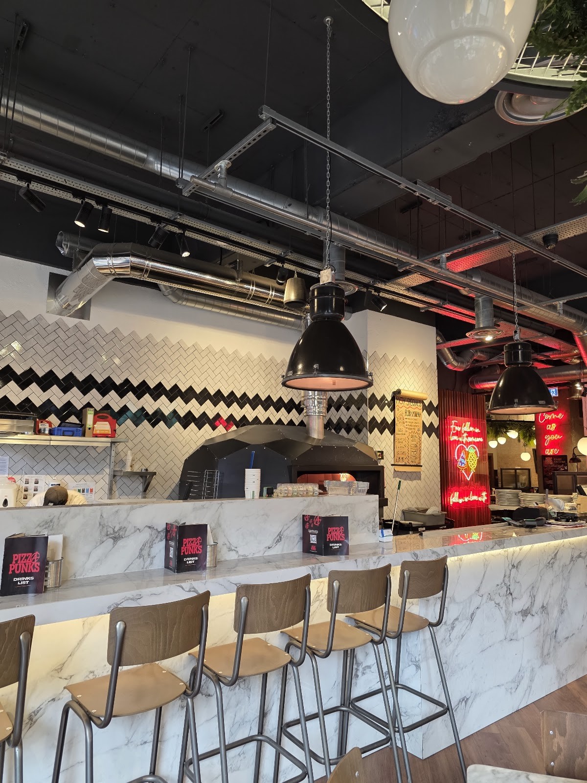 Pizza Punks Leeds: the place