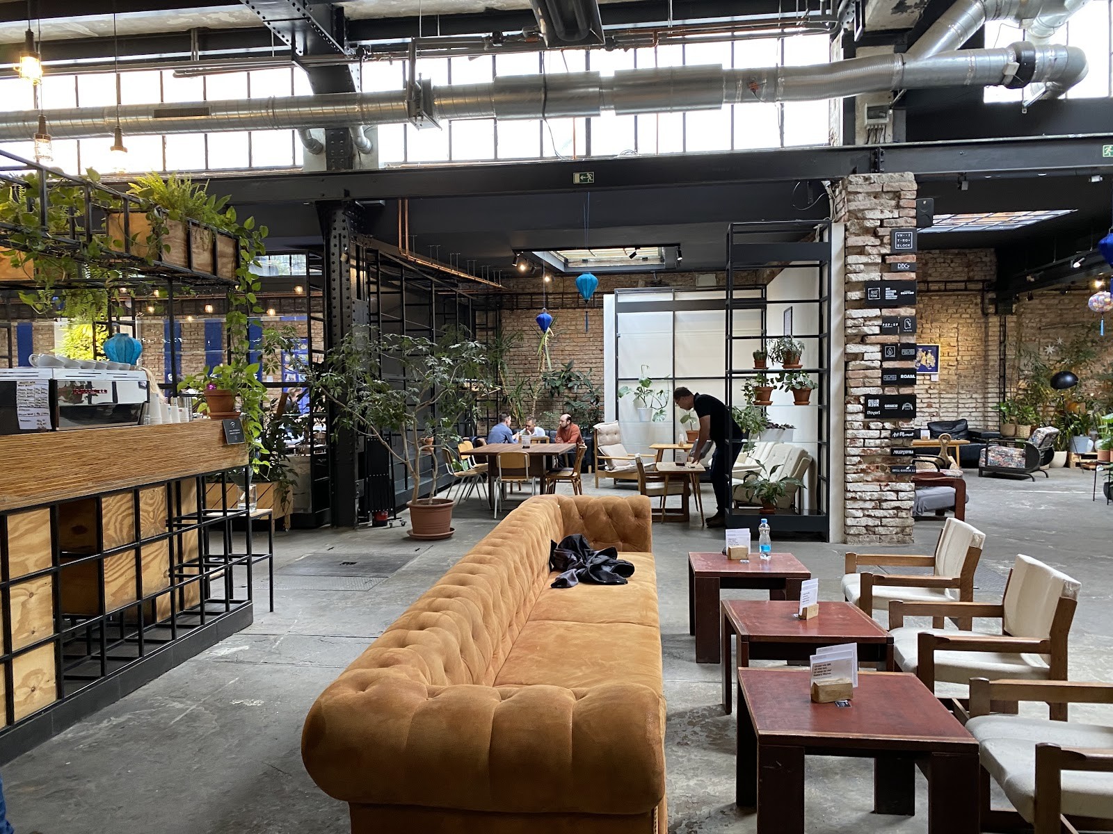 VNITROBLOCK: the place
