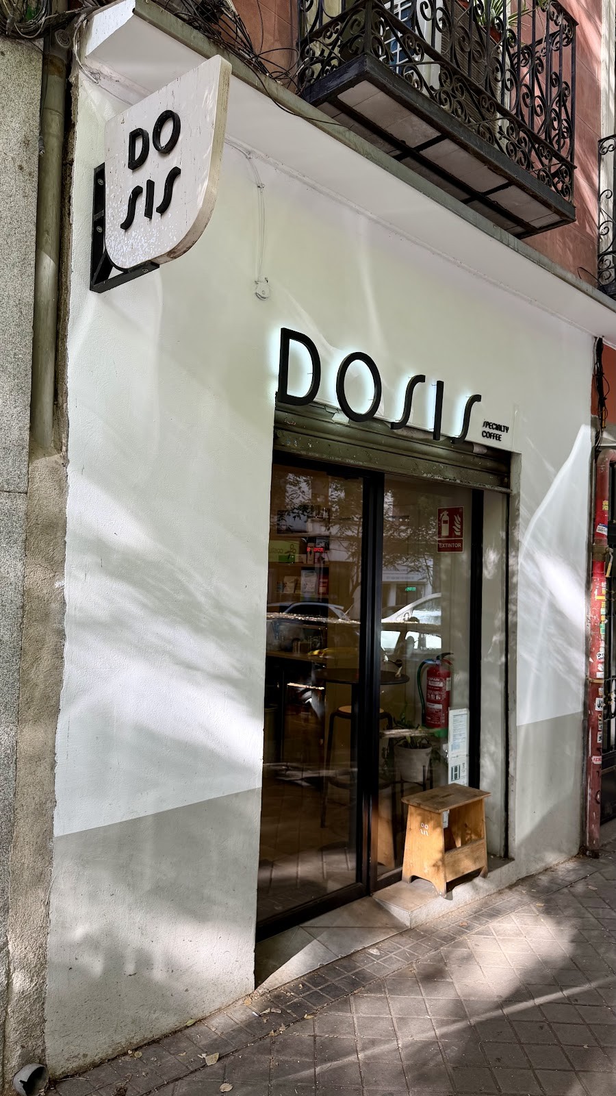 DOSIS CAFE: the place