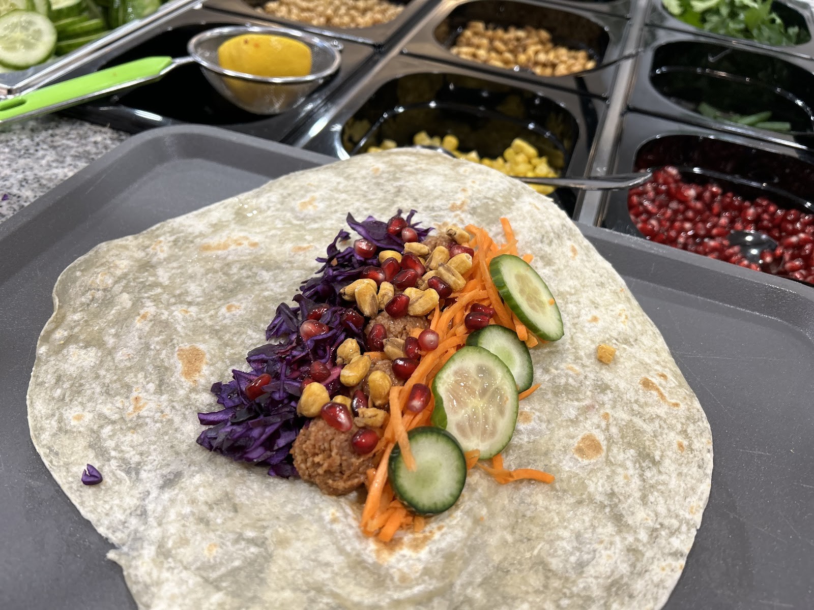 VRAPS by sour kitchen | vegan Çiğ Köfte wraps: food & drinks
