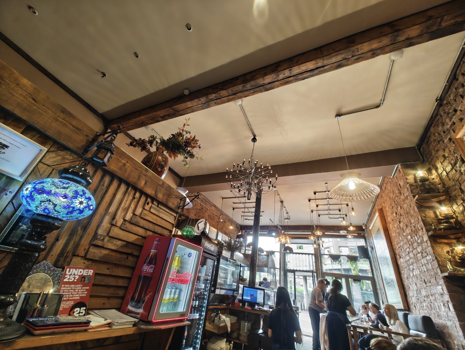 Meze Meze: the place