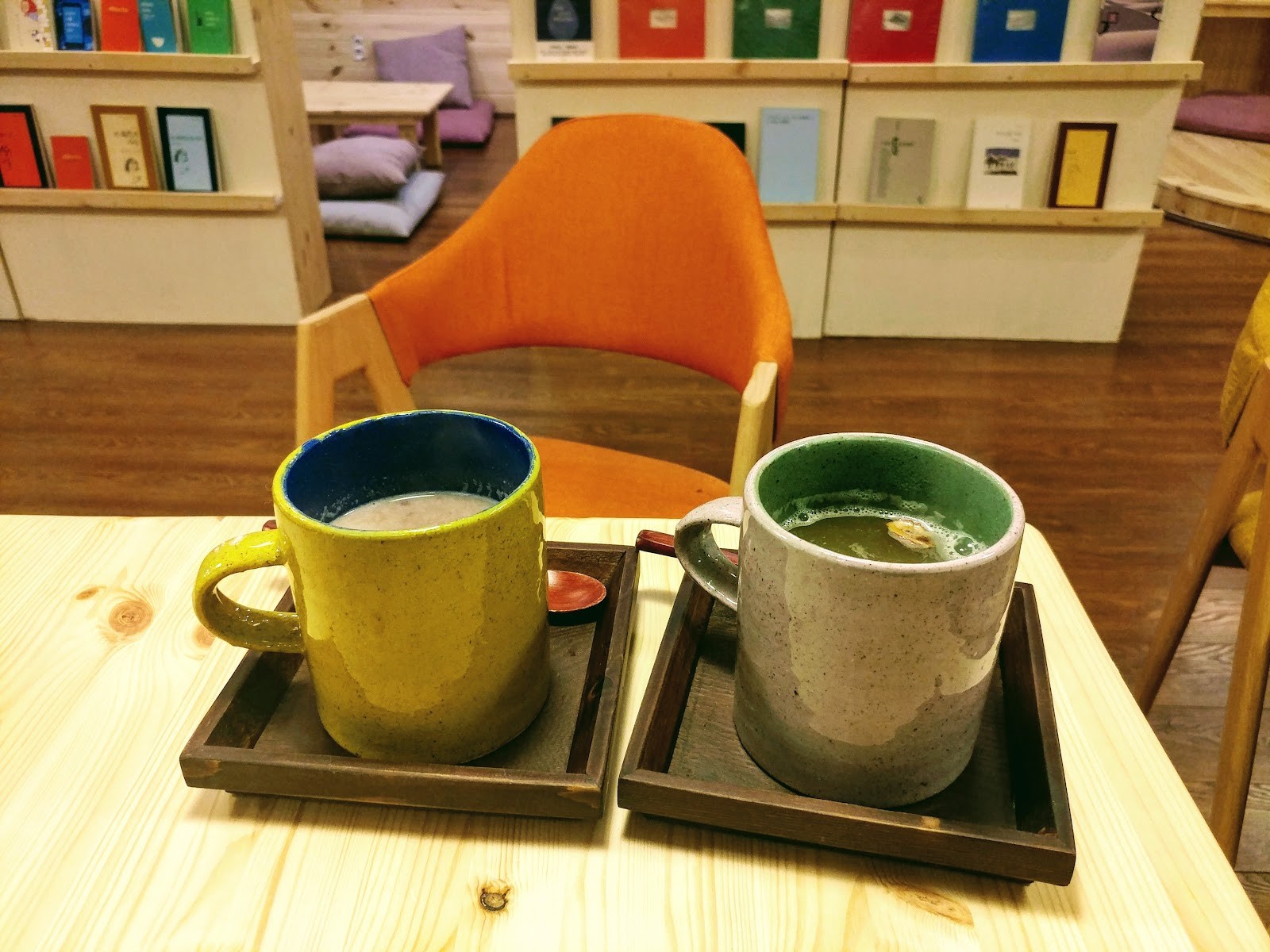 Maju Story (Organic vegan cafe): food & drinks
